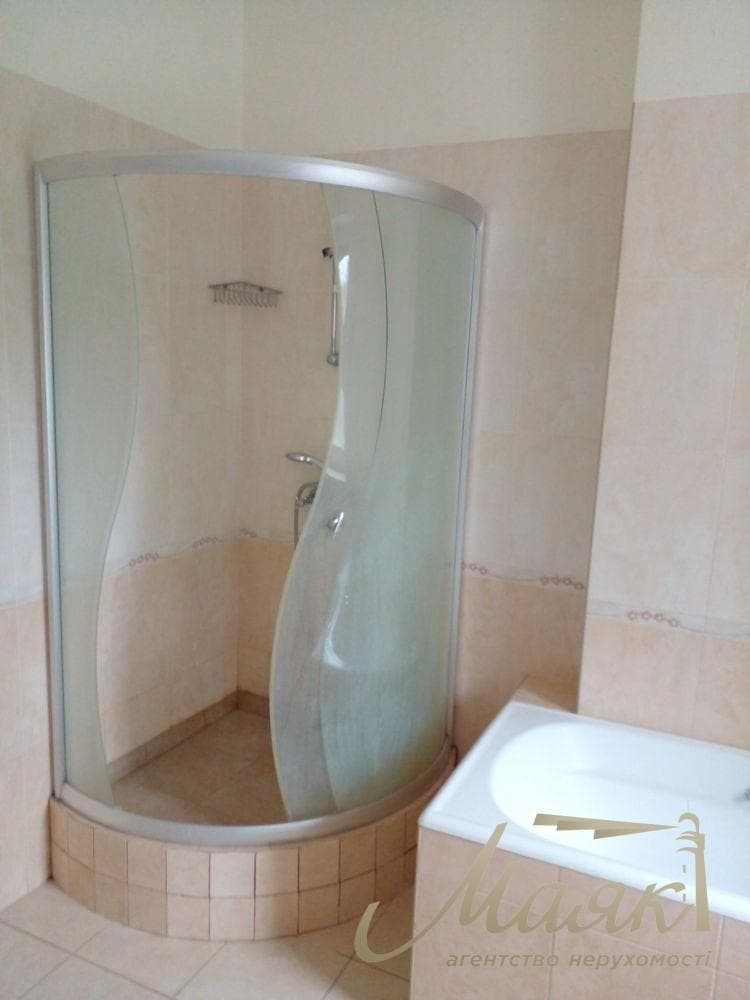 House for rent 300m2, Goloseevsky district, Kyiv, 3 minutes to the subway