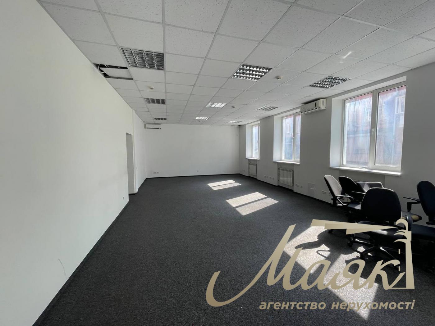 Аренда офисного помещения 270м2 в центре, Лукьяновка