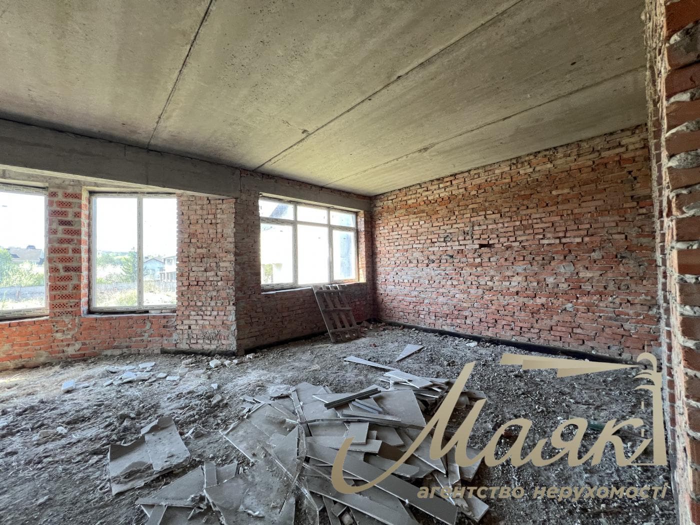 Продажа 2х этажного дома 220м2 в с. Кременище, ул. Грушевского, Киево-Святошинский район, Киевская область.