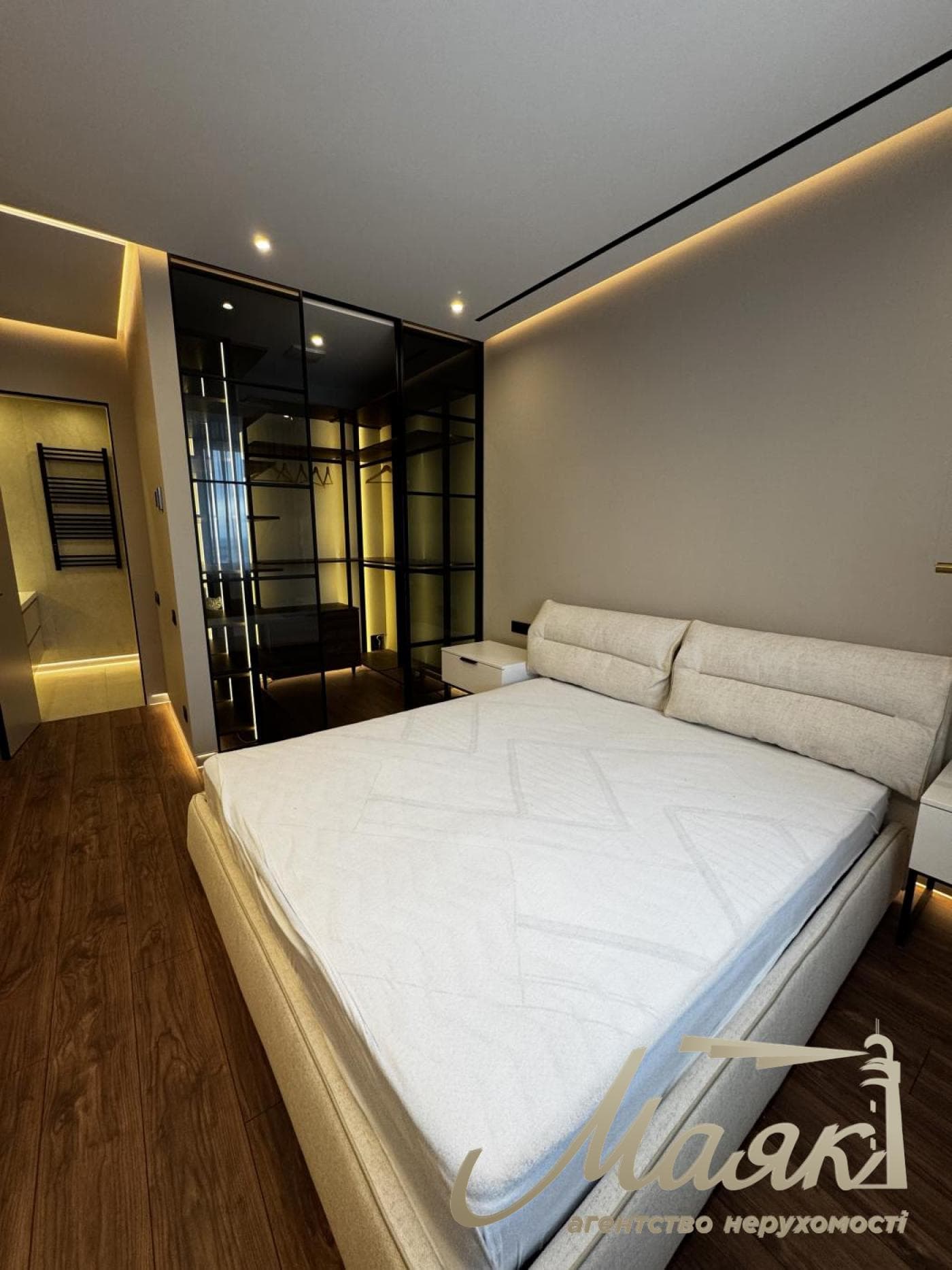 Rent 3 bedroom apartment in LCDDelmar, 90m, Pechersk