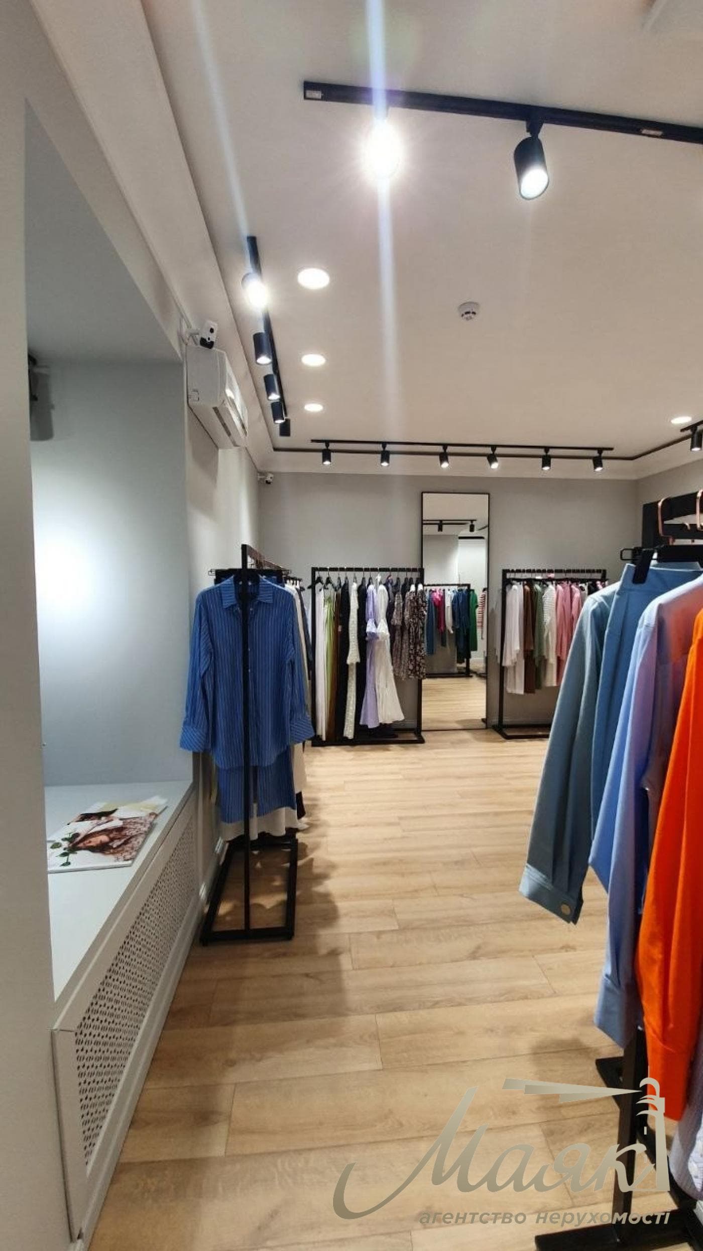 63 square meters of street-front space for rent on Pavlo Skoropadskyi Street (Lva Tolstogo Street), Downtown,