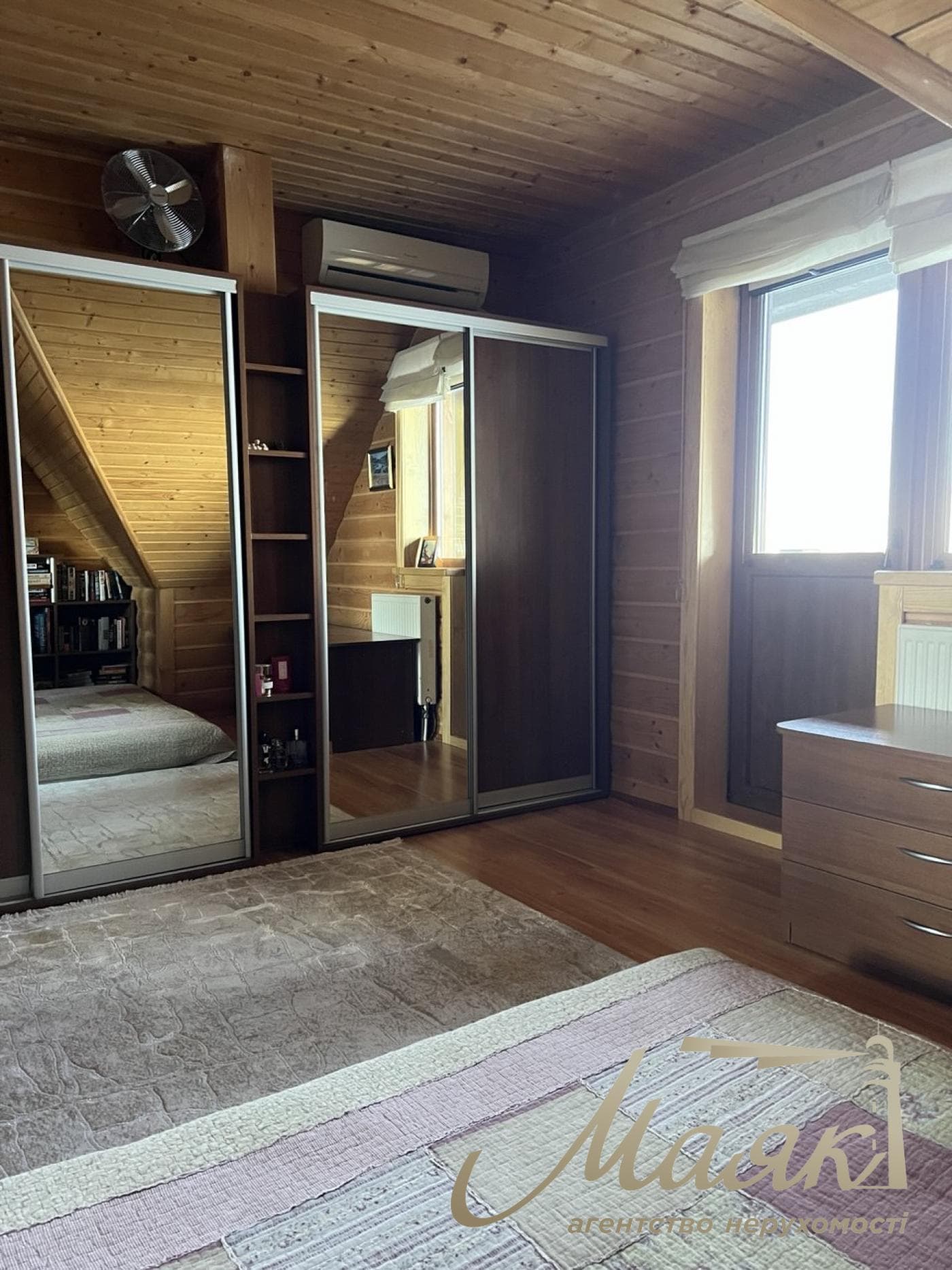 Продаж будинку на воді площею 200 м², 7 соток, Рів'єра-Золоче, Бориспільський район