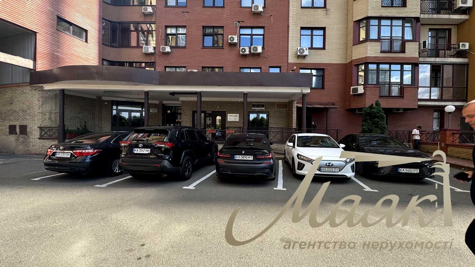 Office for rent: 1st floor, 227 m², 32-B Yevhen Konovalets St., Pechersky District