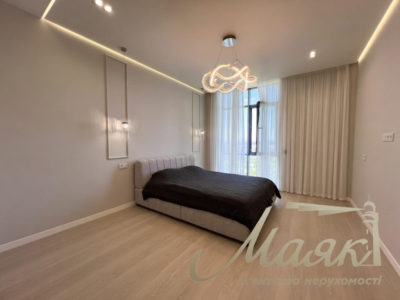 Продаж 1-кімнатної квартири з гарним видом (58,4 м²) у ЖК «Riverstone», вул. Дніпровська Набережна, 10-Д