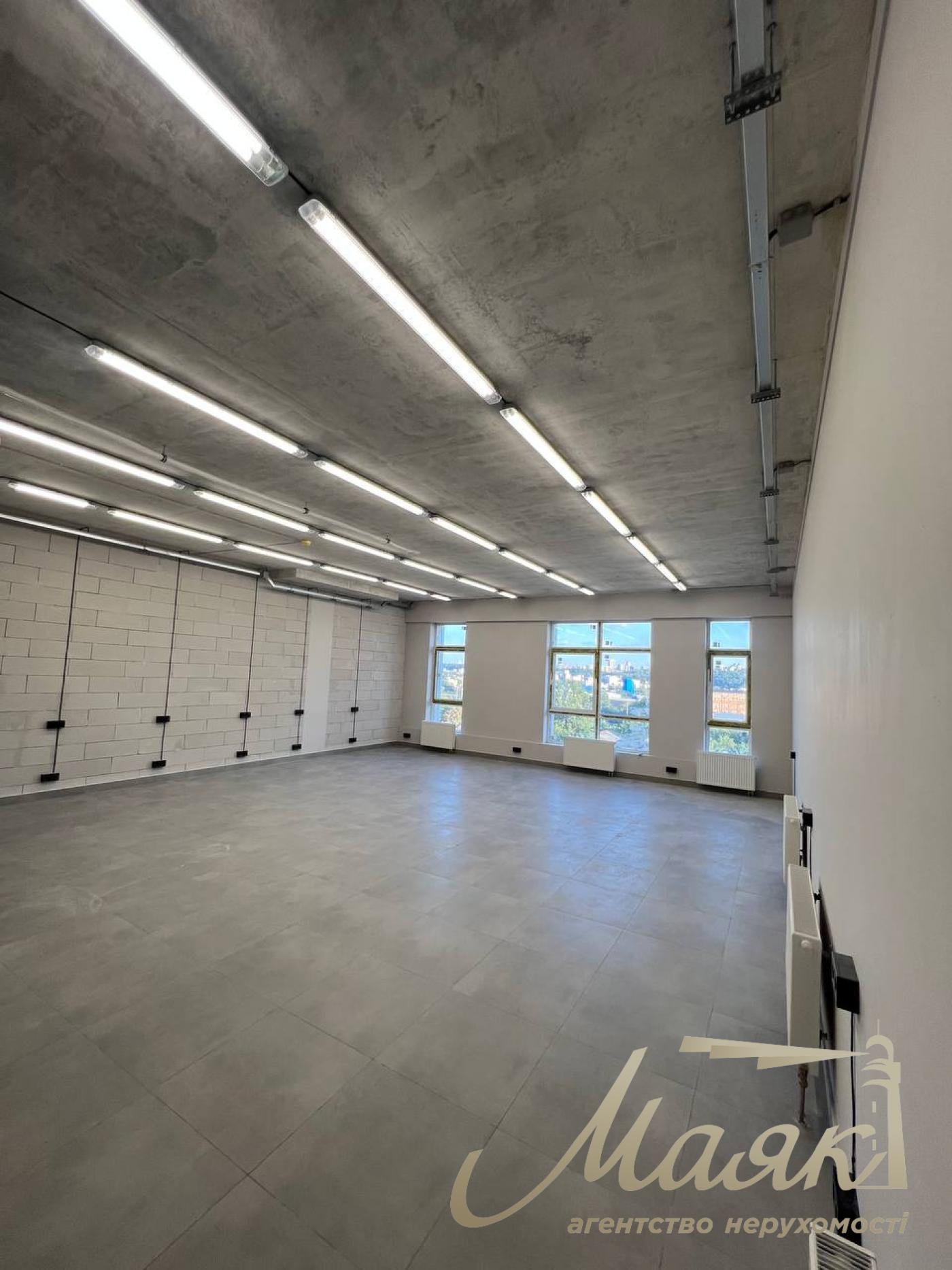 Оренда офісу 375м2 в БЦ Графіт, вул.Степана Бандері, Оболонський район.