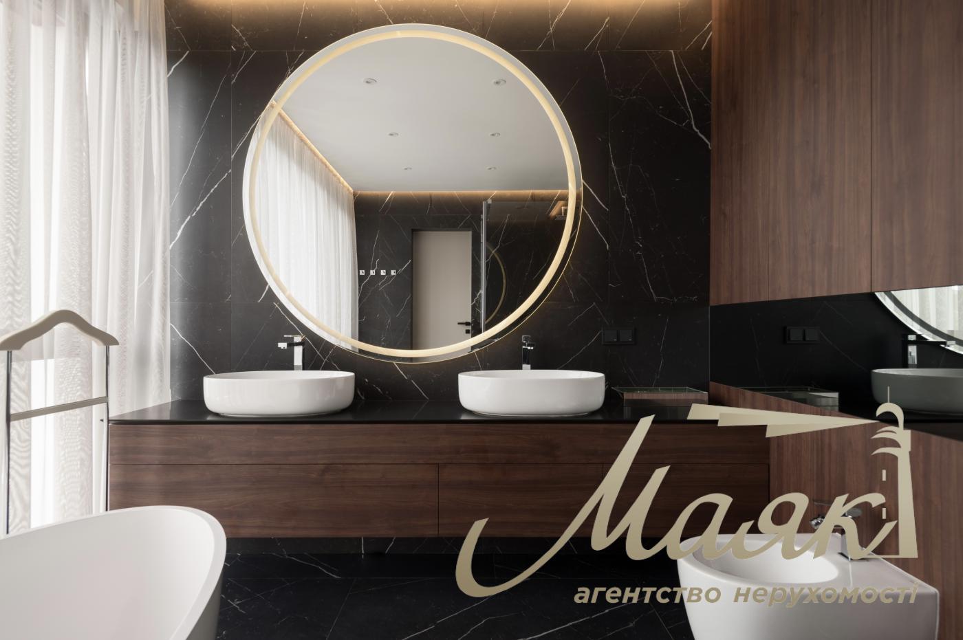 Sale of 2-storey townhouse 296m2, (3.5 hundredths) Kozin