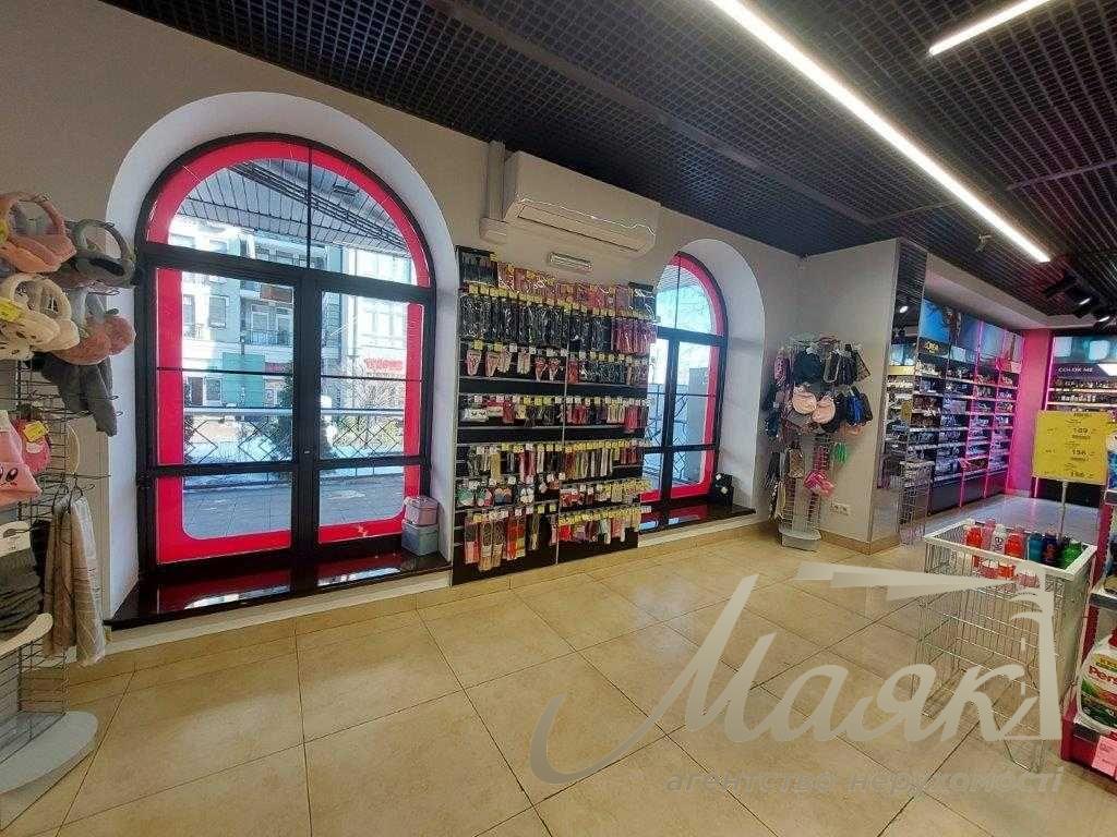 Оренда фасаду, 190 м2, Контрактова площа