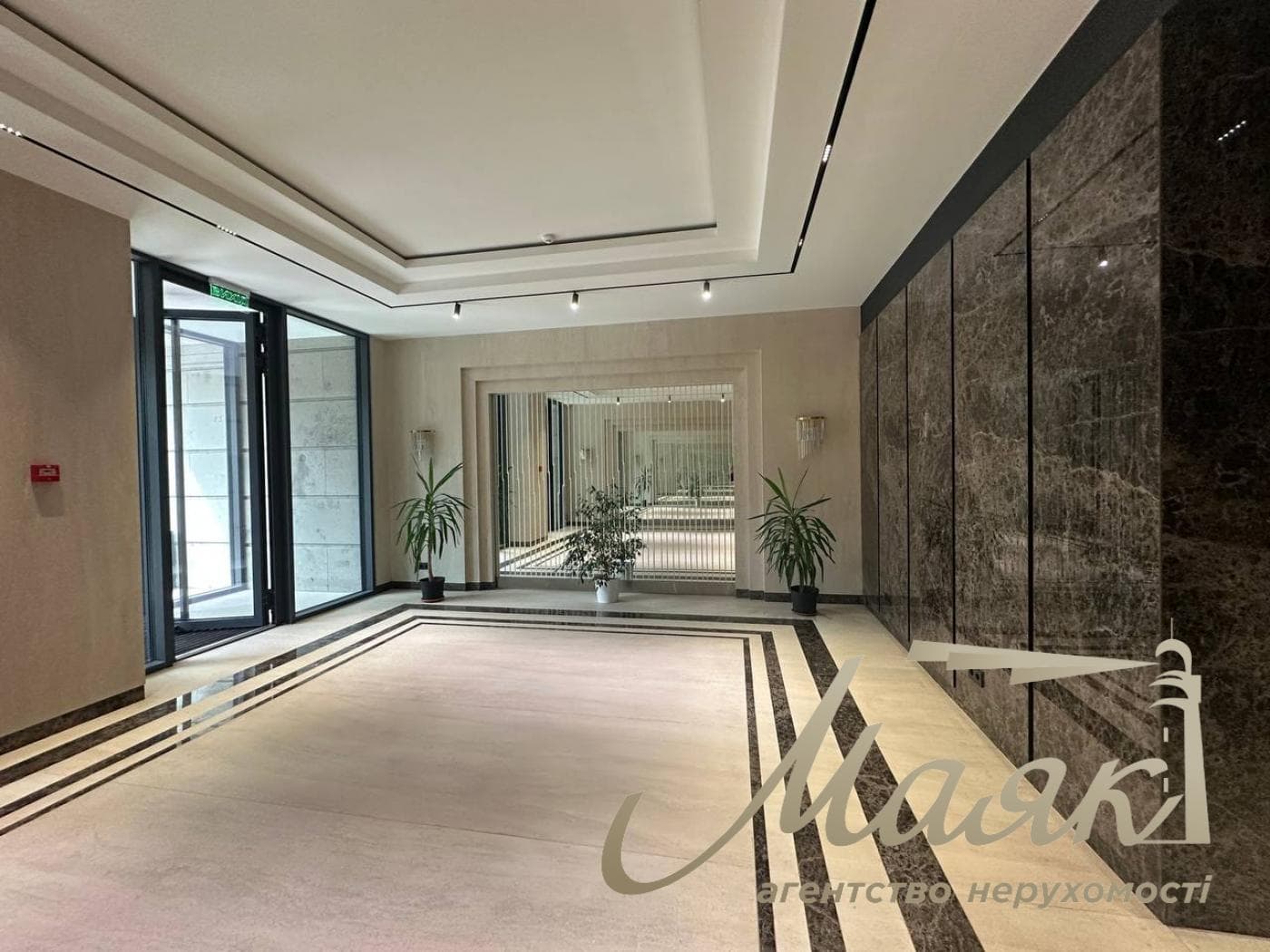 Аренда автономного офиса 962,1 м², ул. Антоновича, 118, Центр.