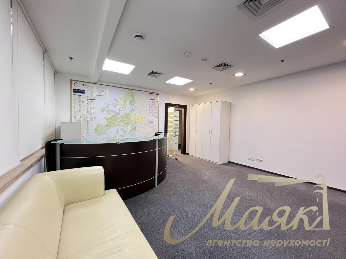 Оренда офісу 77 кв.м в БЦ Леонардо по вул. Богдана Хмельницького 52/17