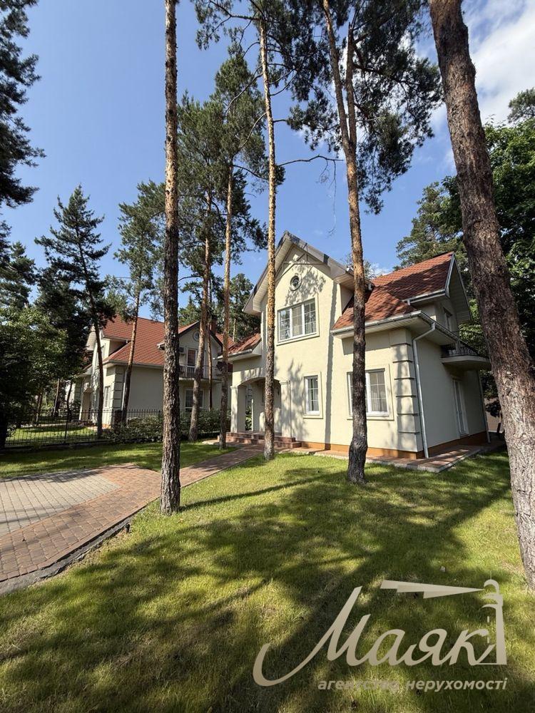 Продаж будинку в закритому КМ AlpenPark серед лісу