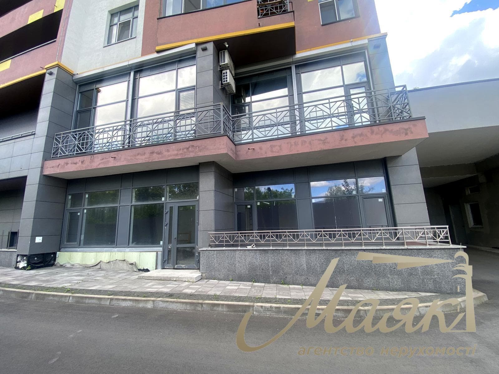 Продаж нежитлового приміщення (241 м²) у ЖК «Кирилівський Гай», вул. Загоровська (Багговутовська), 1-В, Шевченківський район.
