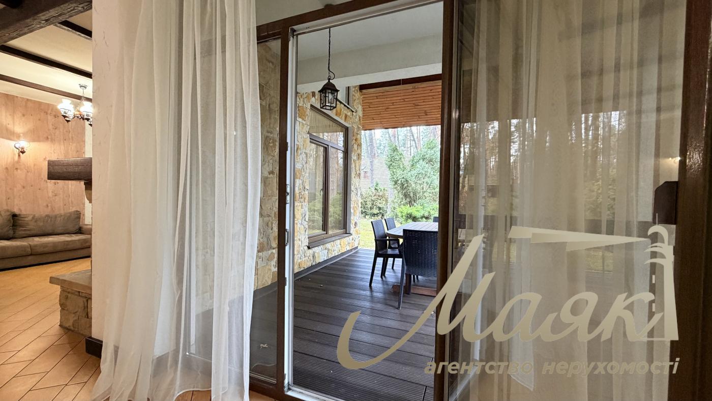 Оренда будинку К.Заспа, Козин, Плюти, оренда будинку в містечку, басейн, ліс, охорона