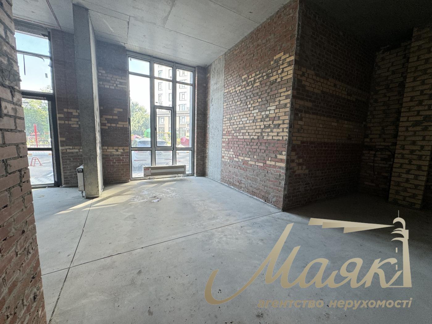 Rent of façade premises of 388 m² in the residential complex "Suchasny Kvartal", Otradny, Solomyansky district.