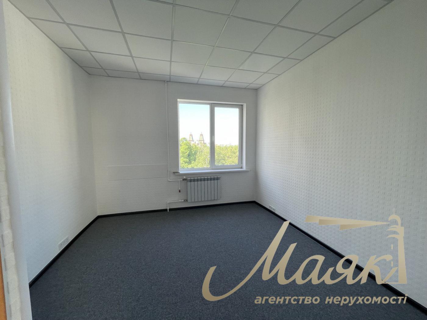 Office space for rent 150m2 in the center, Lvivska square