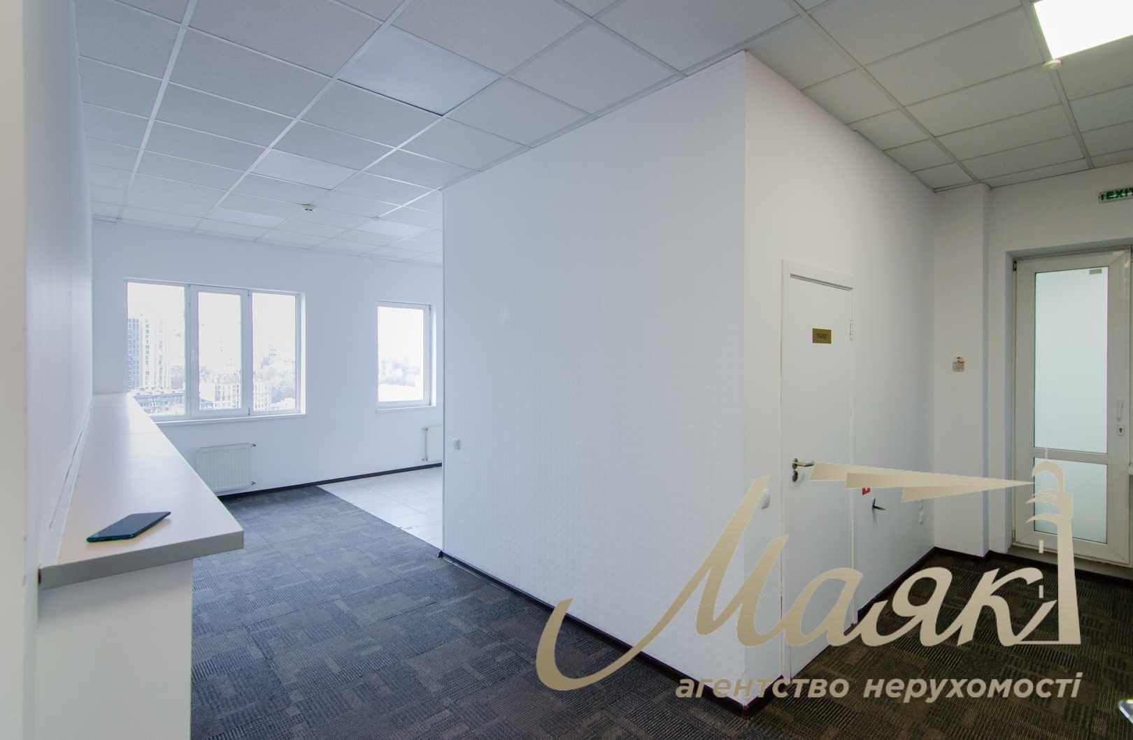 Office for rent 268 m2 in Business City business center