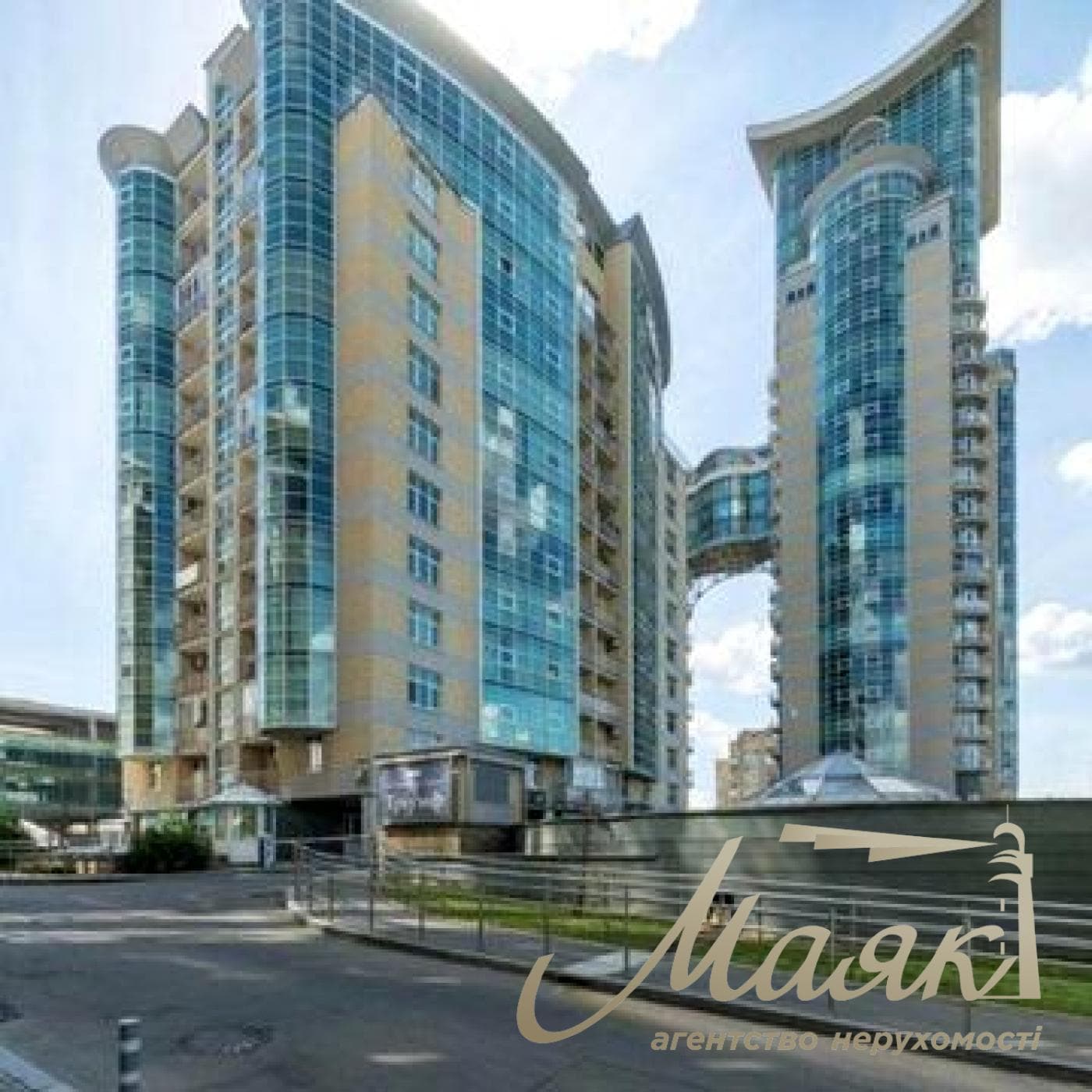 Продаж фасадного приміщення 70 м.кв. вул. Звіринецька, Печерськ