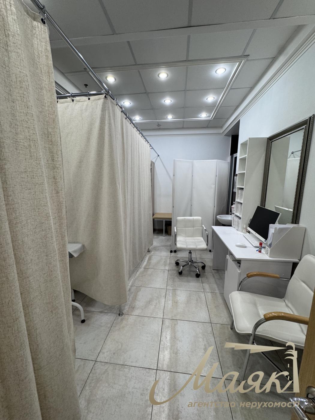 Sale of facade premises on the streets Dneprovskaya embankment, Osokorki, Poznyaki.