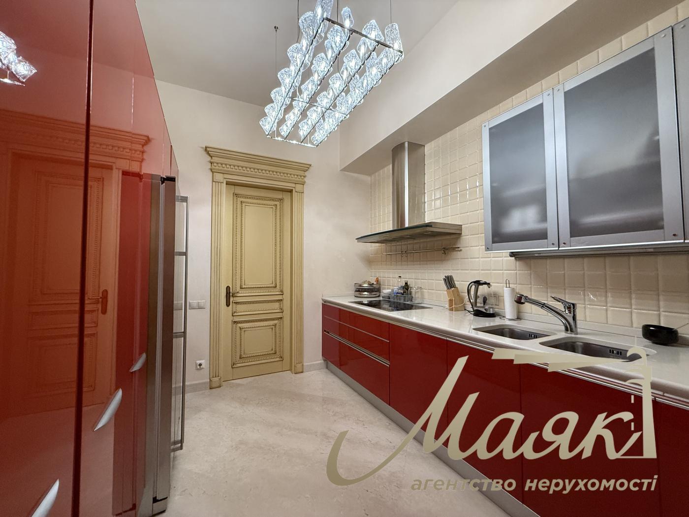 Аренда видовой 3к квартиры 245 кв. м на ул. Паторжинского 14, Центр, Шевченковский район