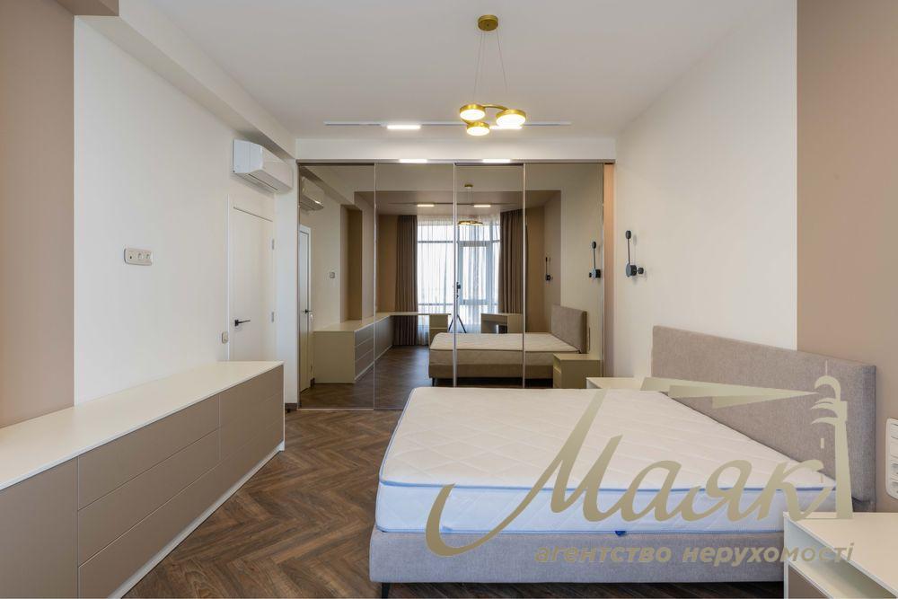 Rent two-storey penthouse with terrace in Pecherskaia