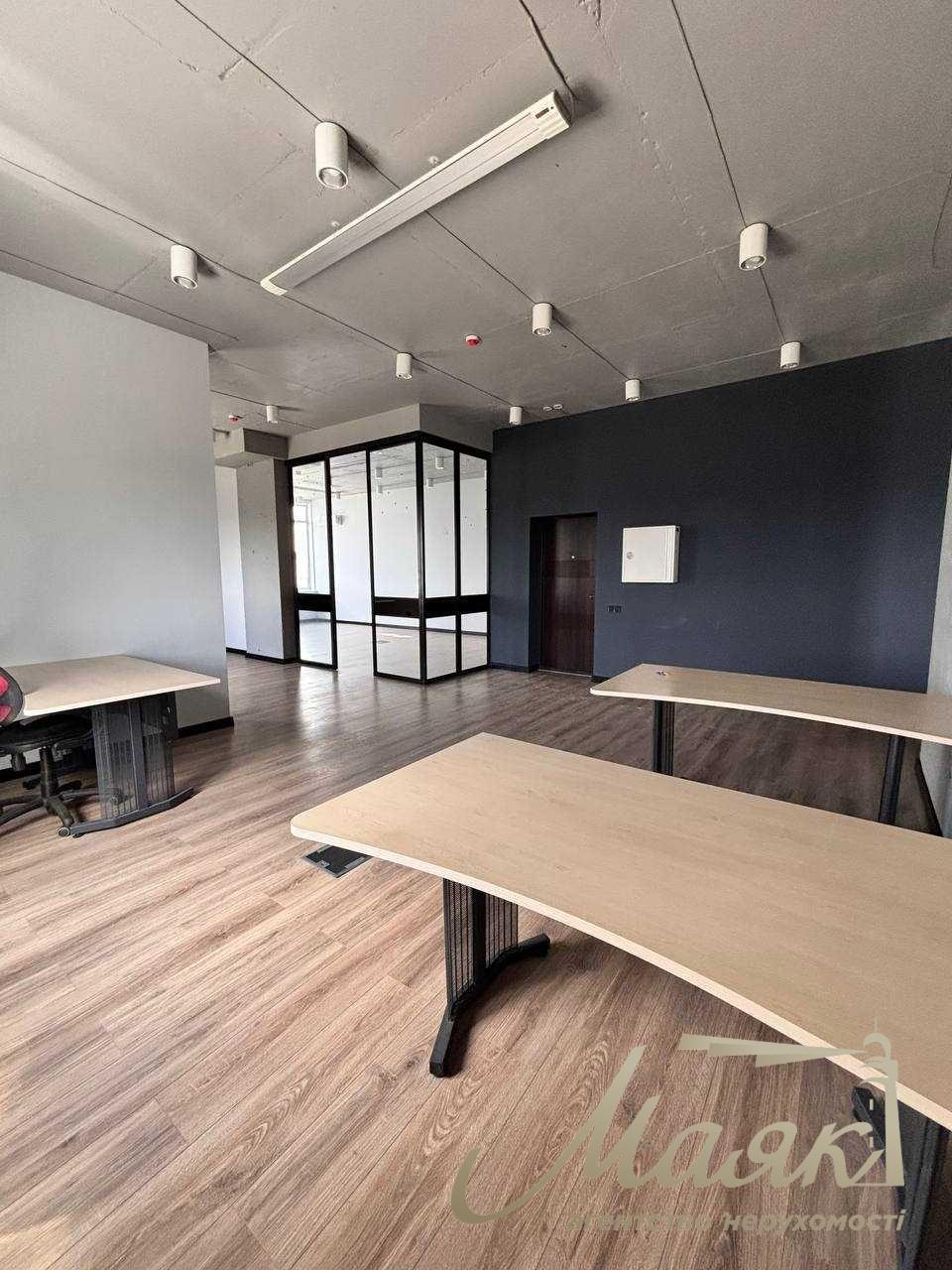 Office for rent 200 m2 in LCD "RIVERSTONE"