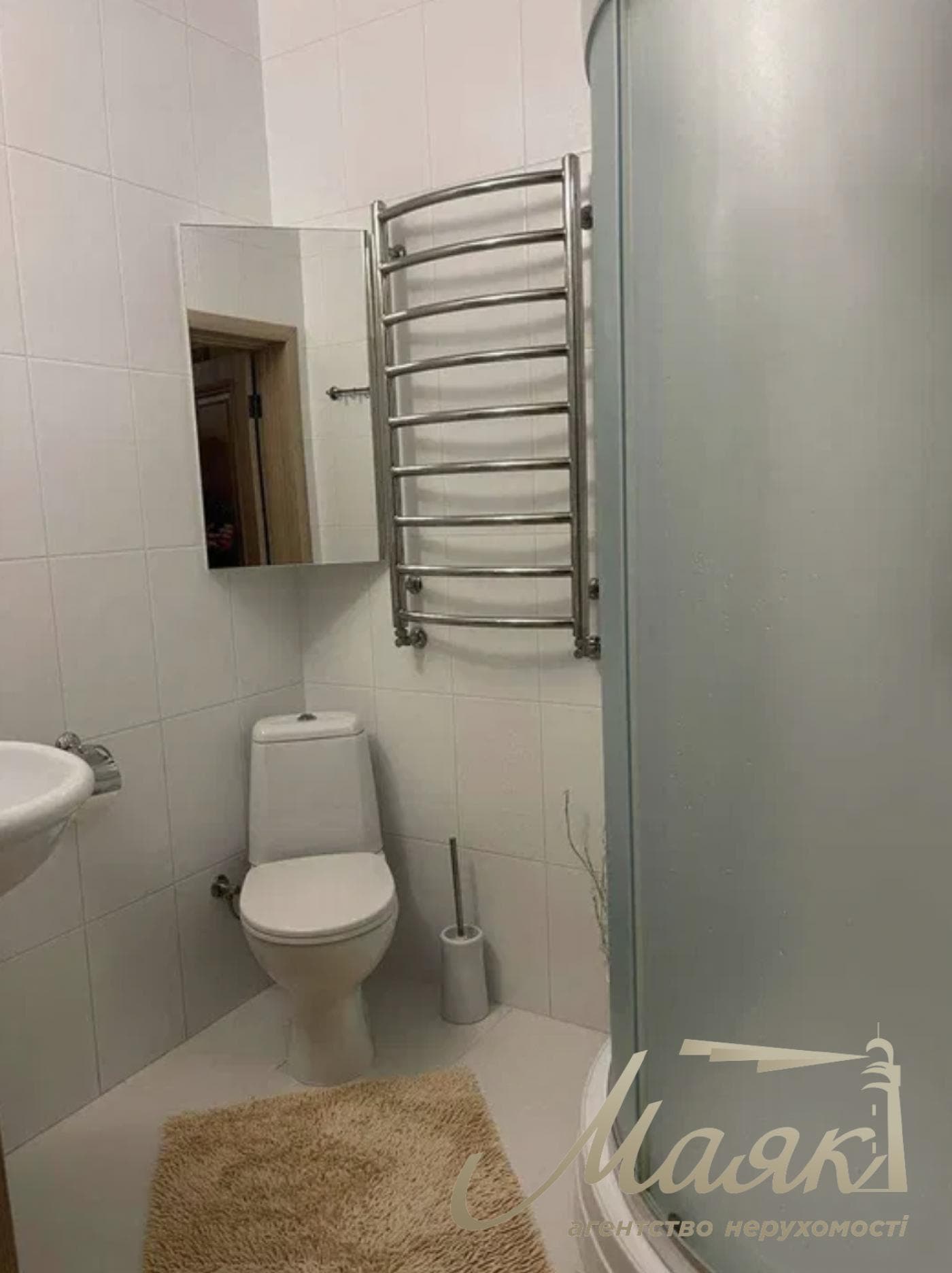 Продається солідний цегляний будинок/котедж площею 215 м² на ділянці площею 17,2 соток у селі Кременіще, Обухівський район, Київська область.