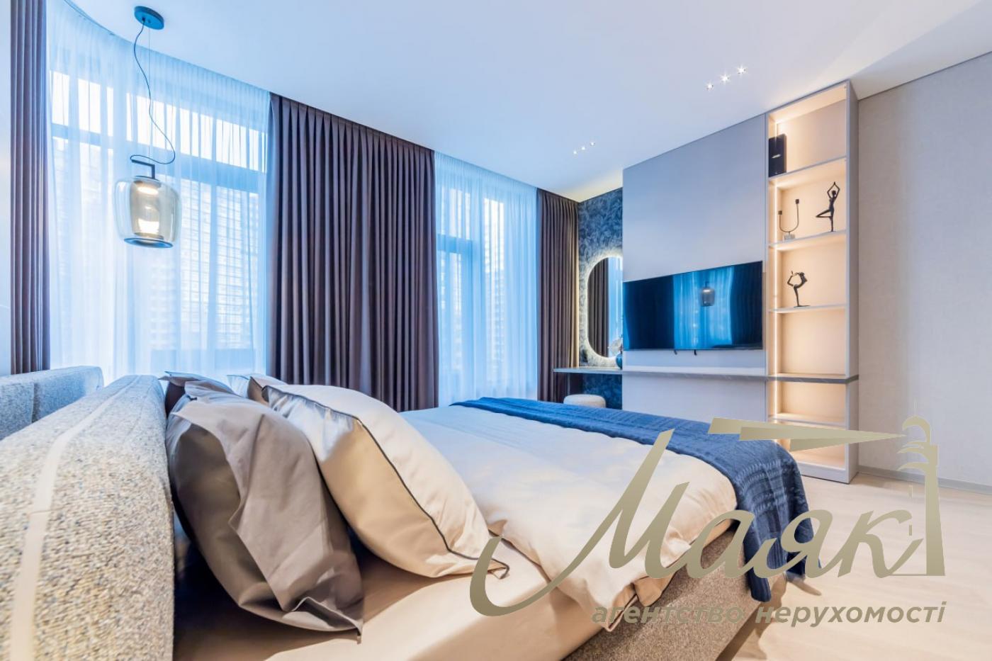 Продаж 3-кімнатної квартири 103м2 у ЖК "Новопечерські Липки", Драгомирова/Верхогляда 17Б, Печерськ, дизайнерський ремонт