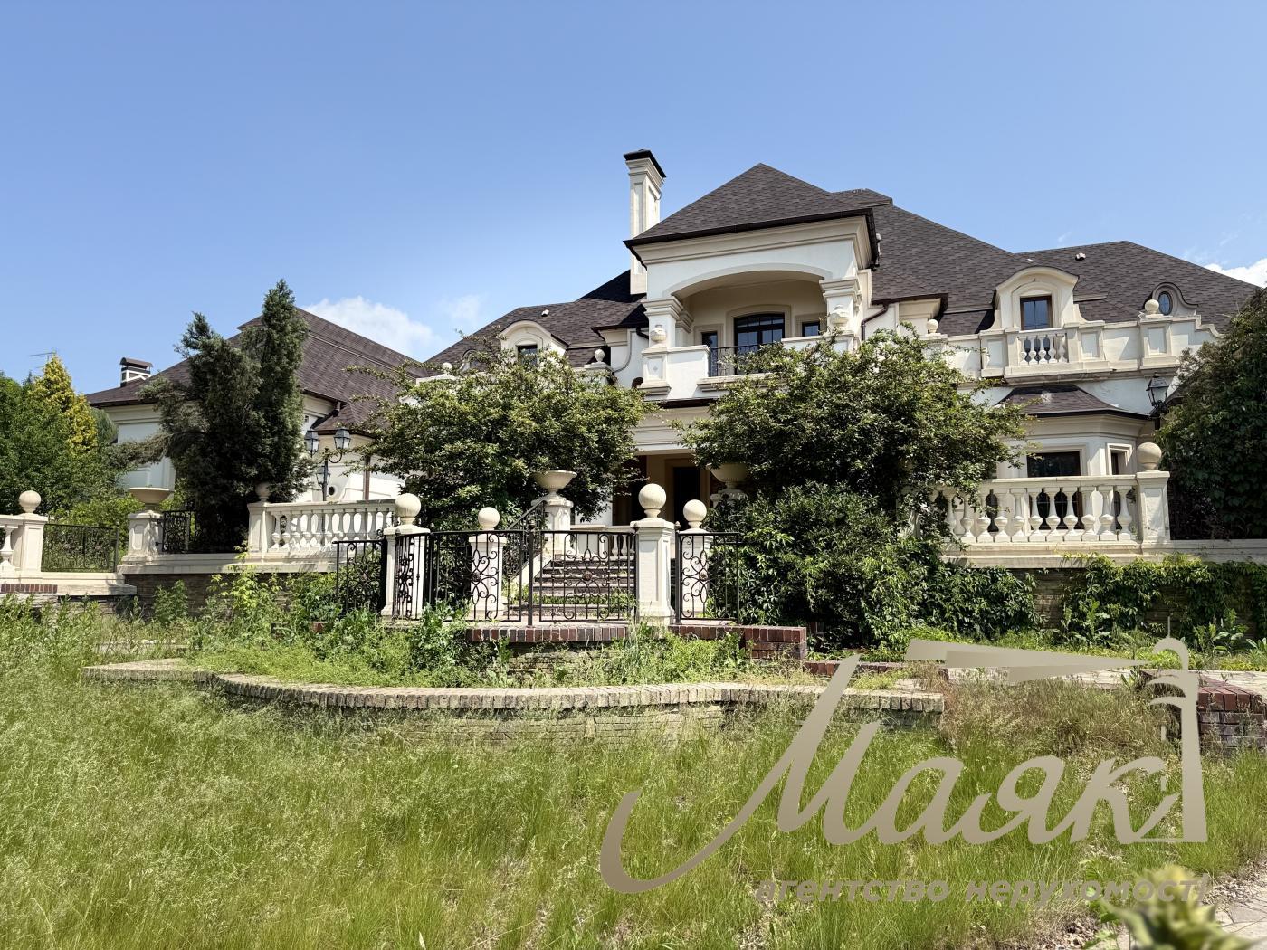 Продаж будинку біля води 1200 кв.м у Кончі-Заспі | Свій пляж і вихід до води