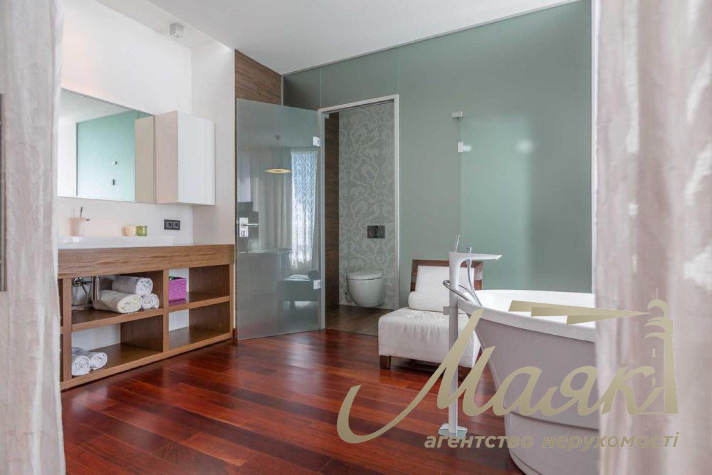 Sale of 4-room apartment, Kudryashova street 20, Vremena Goda residential complex, Solomensky district!