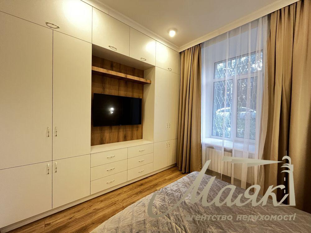 Rent 3-room apartment in the royal house, Tarasovskaya str. 8