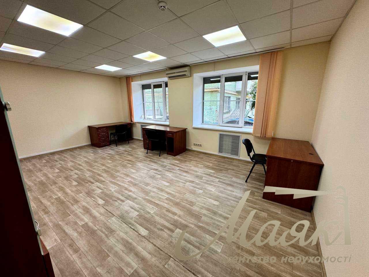 Оренда офісного приміщення (272 м²) у центрі, вул. Шовкова, 7-А