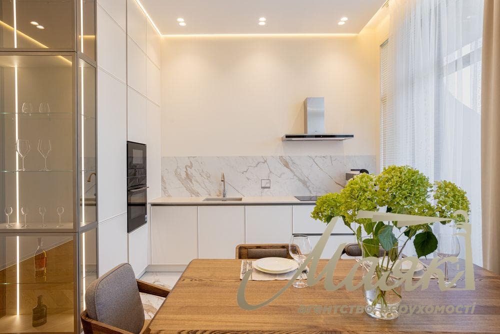 Продаж квартири площею 75 м² з власною терасою у ЖК «52 Перлина» Pechersk Plaza, Печерськ, вул. Михайла Бойчука, 19-А.
