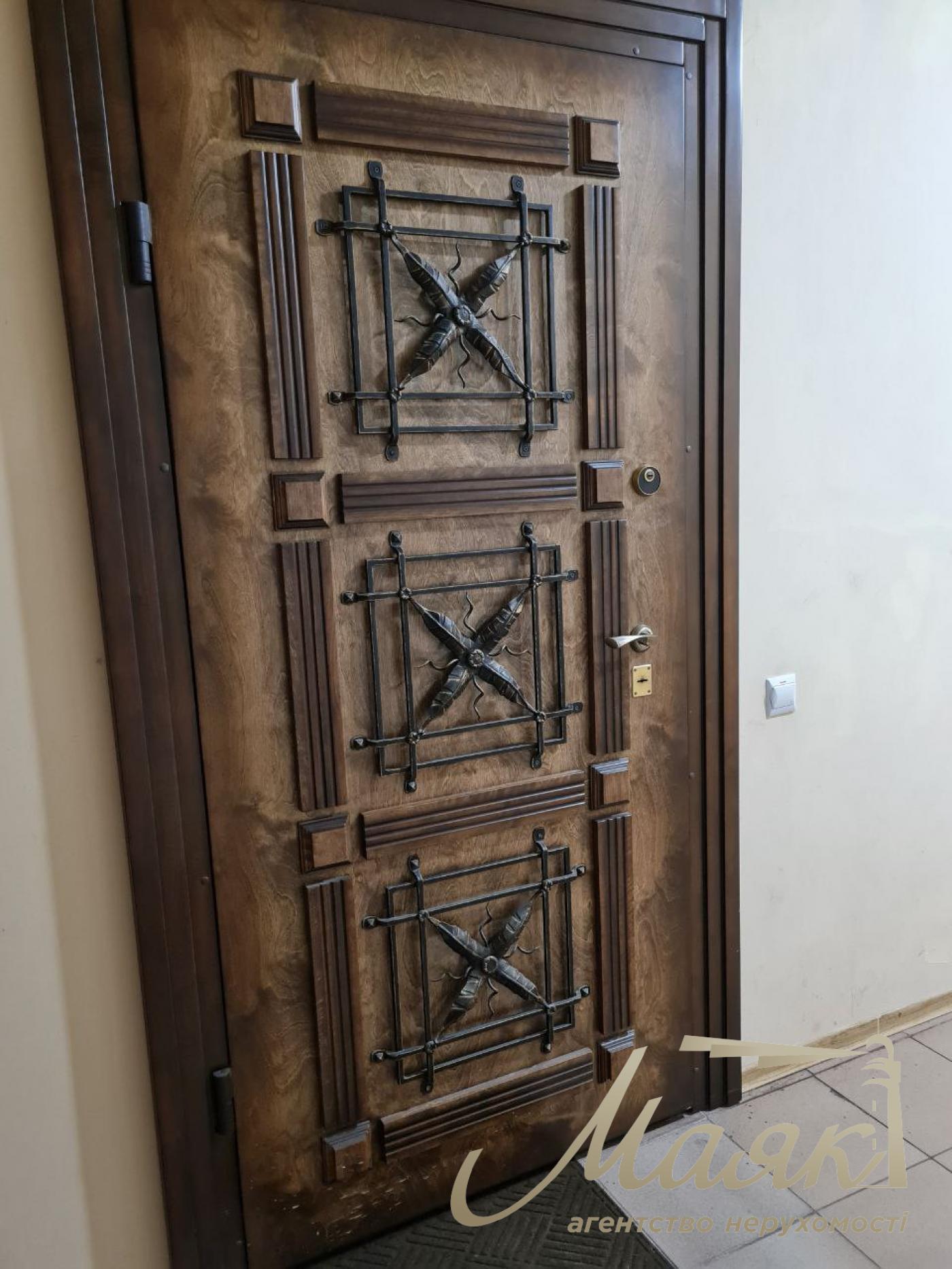 Rent 3-room apartment (140 sq. m.) Demievka, Saperno-Slobodskaya st. 22