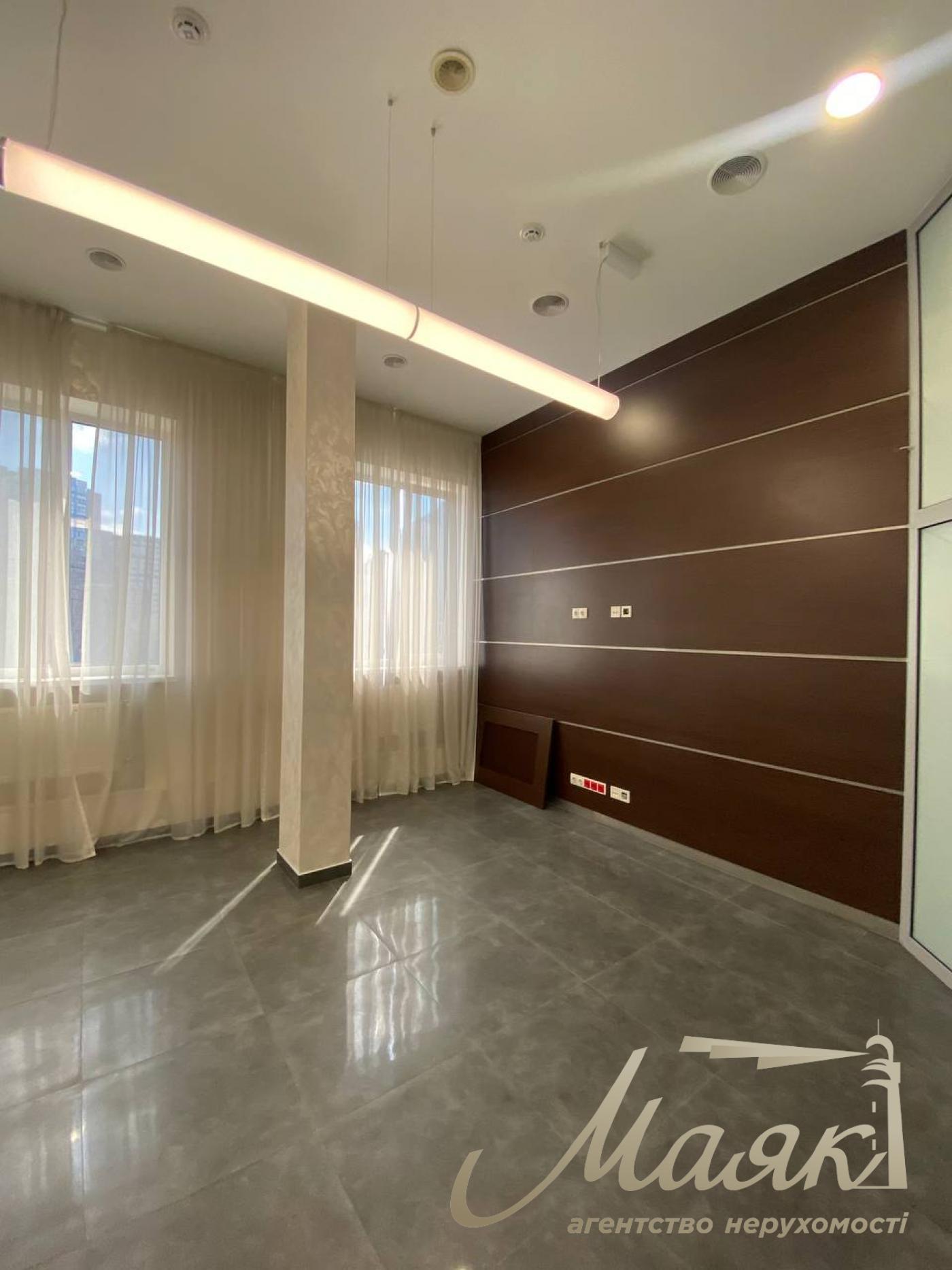 Rent commercial premises 500m2 in Pechersk