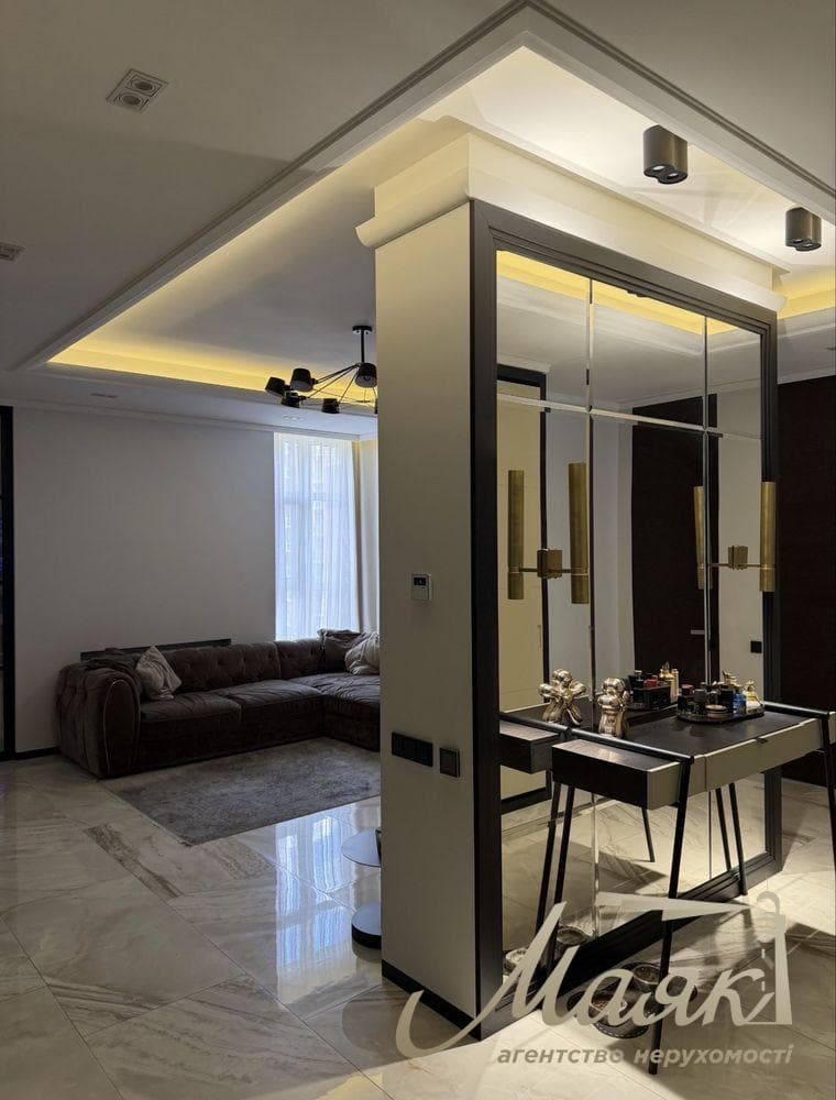 Продаж 2-кімнатної квартири площею 83 м² у ЖК «Французький квартал»