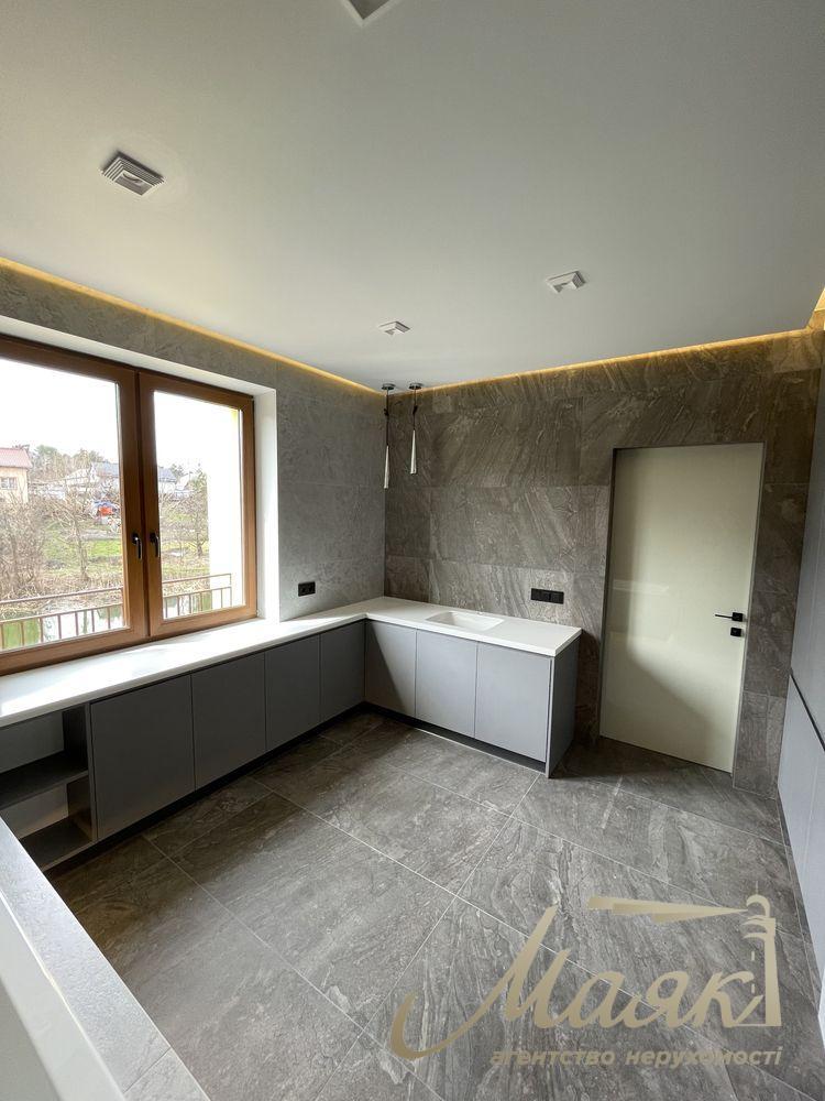 Оренда таунхауса 290 м2 , КМ Montana Village