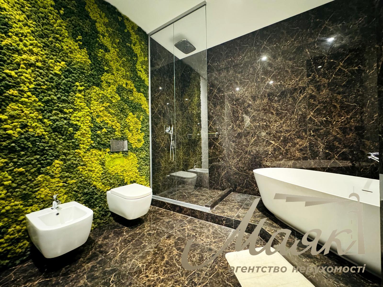 Rent 3-bedroom apartment LCD Novopecherskie Lipki, Verkhoglyada street (Dragomirov)
