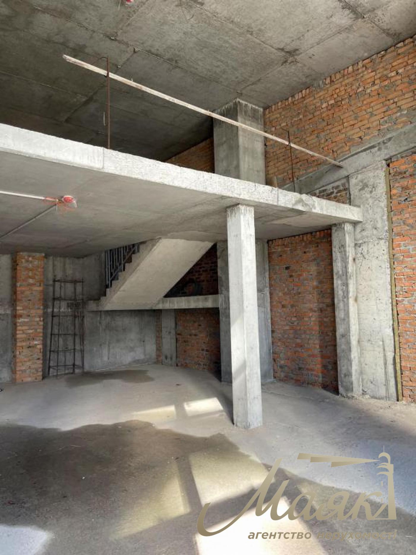 Commercial facade premises for rent in the residential complex "Novopecherskie Lipki"