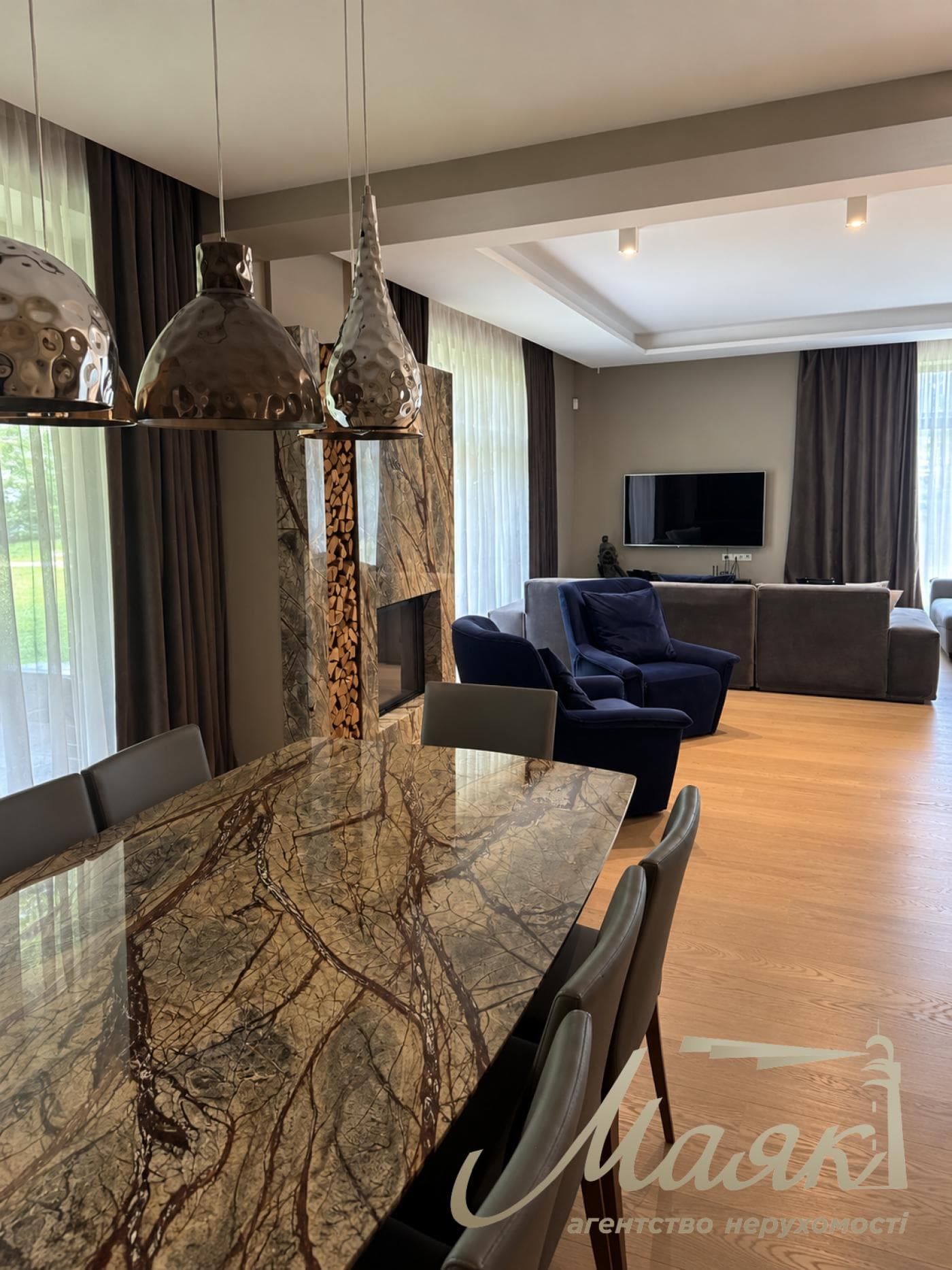 Оренда 2-поверхового будинку площею 375 м², житловий комплекс «Сонячна Долина», Романків