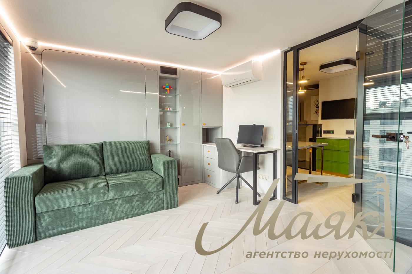 Продаж пентхауса 195 м² з терасою та дизайнерським ремонтом у ЖК Park Avenue VIP, Київ