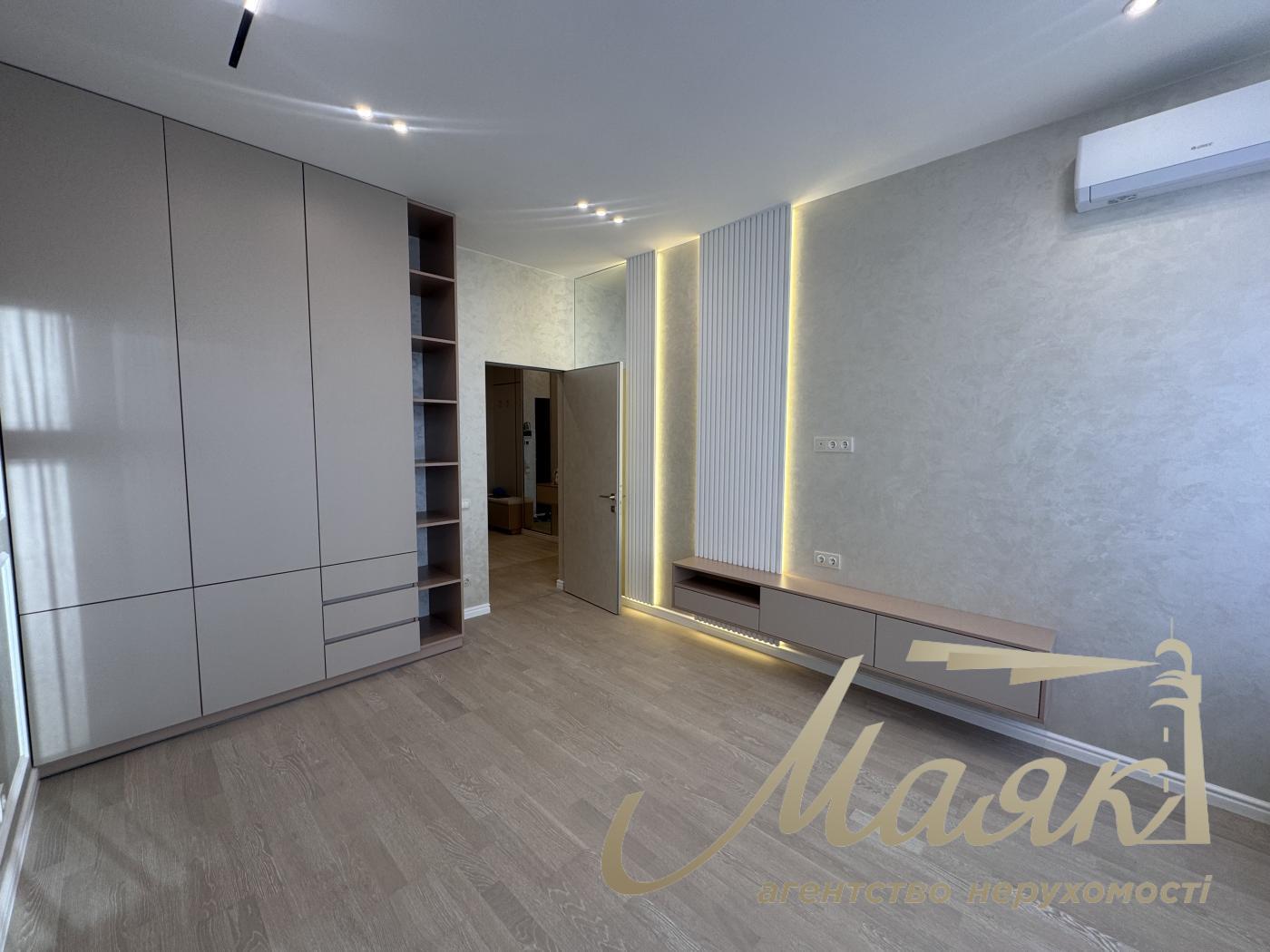 Продаж 3-х кімнатної квартири в ЖК Бульвар Фонтанів Саперне Поле вул., 5