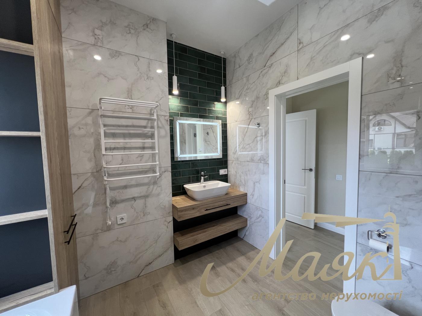 Rent 3-storey duplex 270m2, Kozin