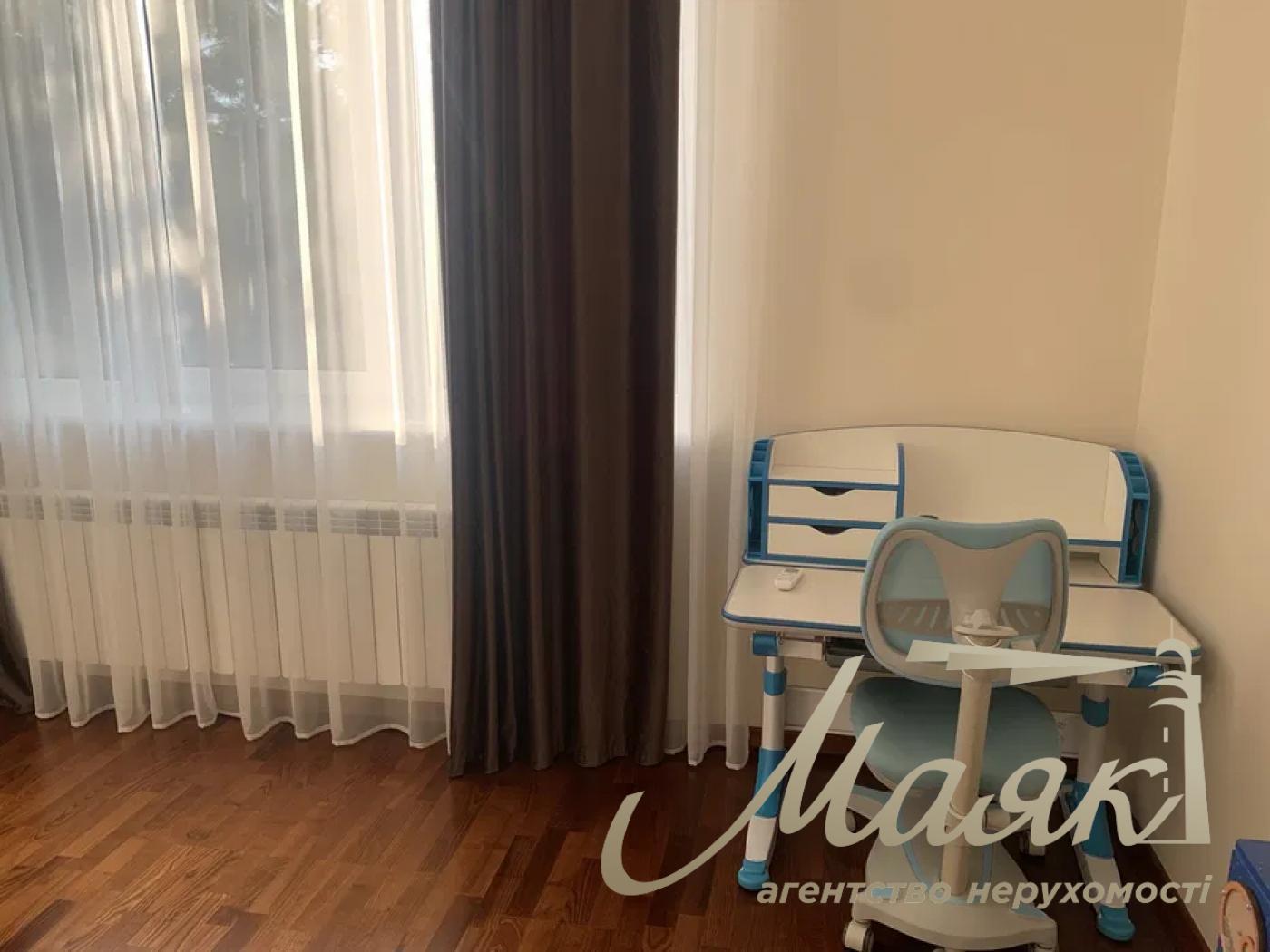 Продаж будинку на Печерську, вул. Товарна