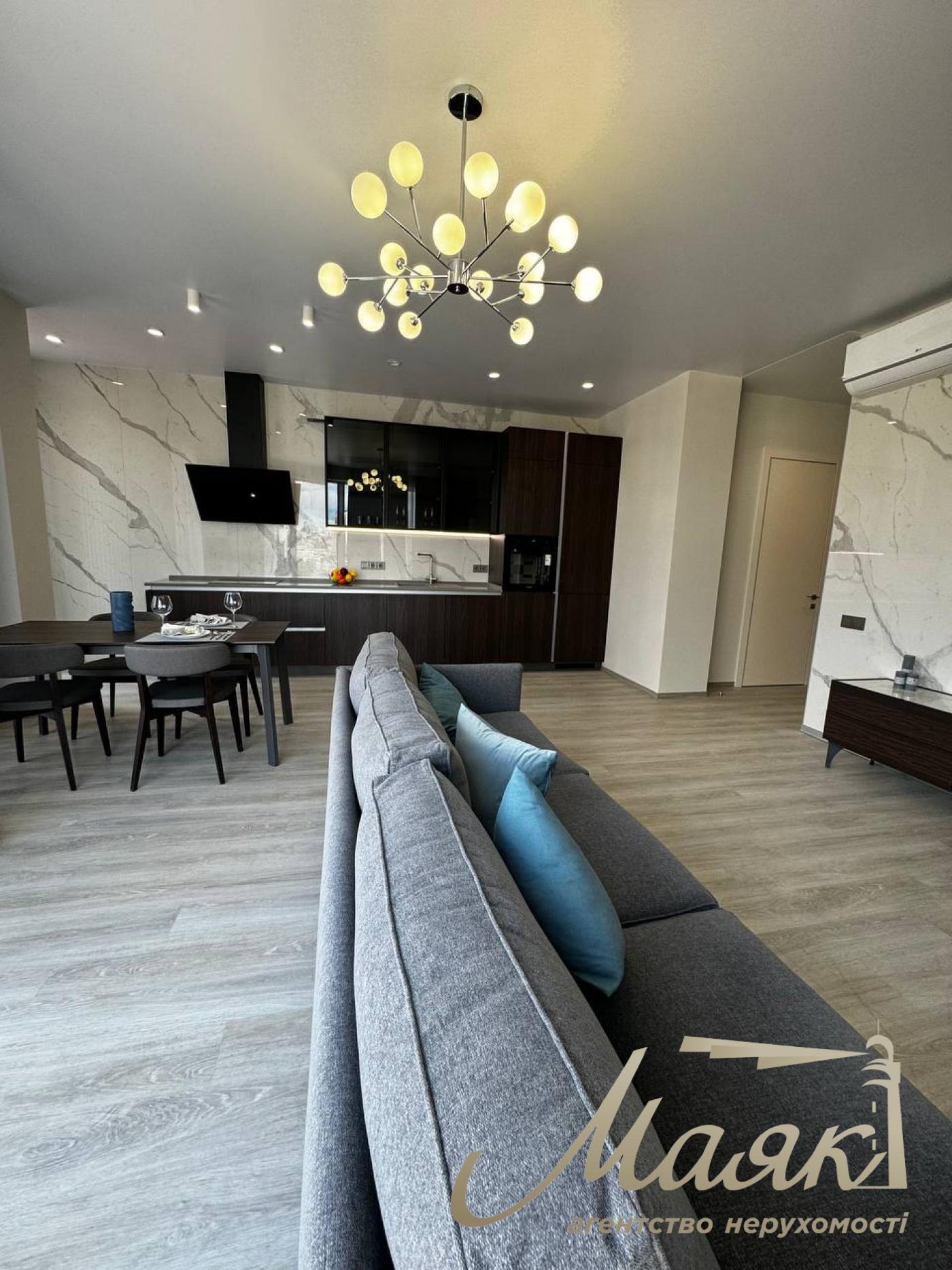 Rent of 4-room apartment, residential complex Atlantic, Antonovicha (Gorky) street, Vladimirsky market.2