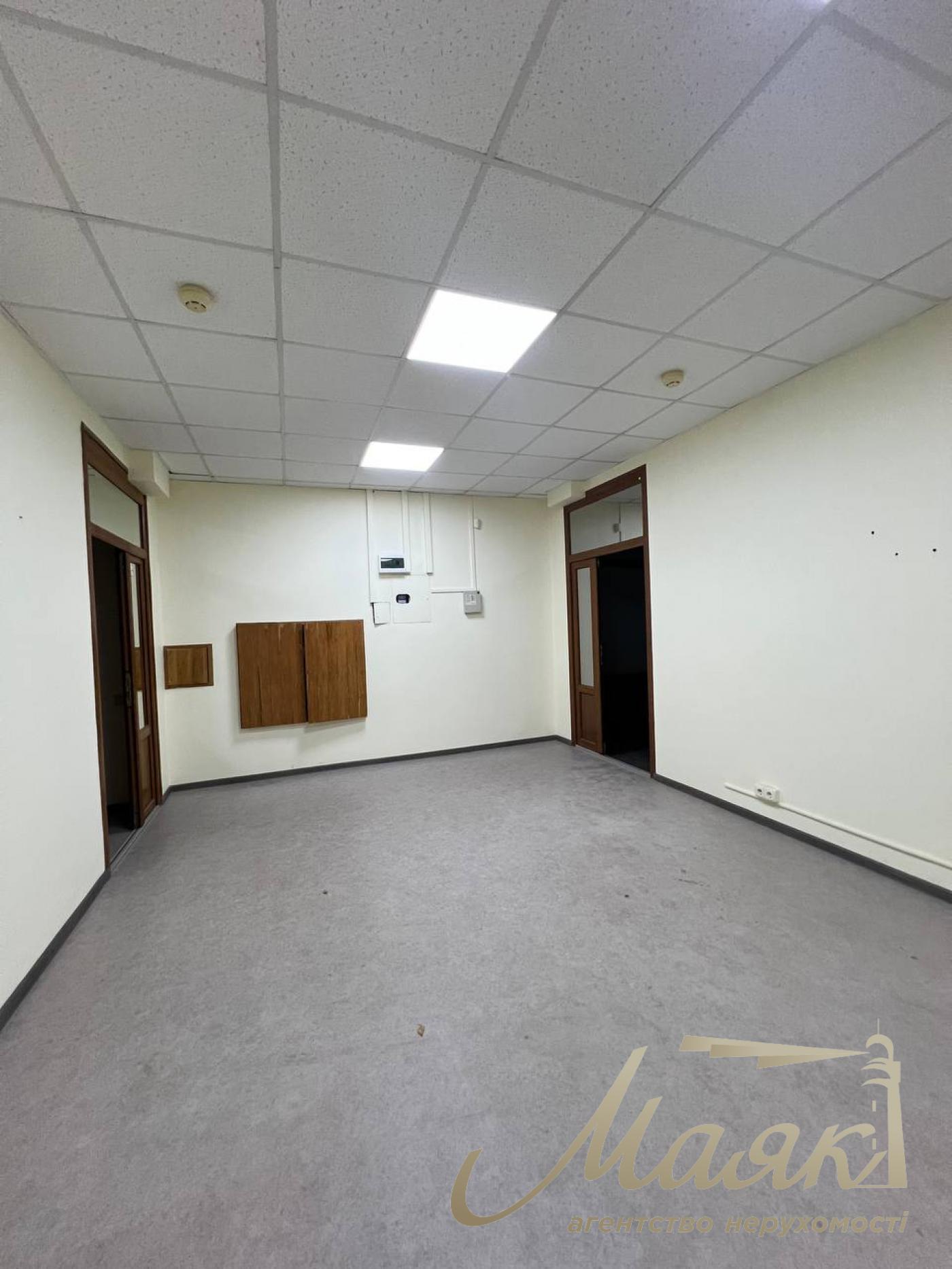 Оренда офісу 285м2 по вул.Булв'ярно-Кудрявська 13/19, Львівська площа.