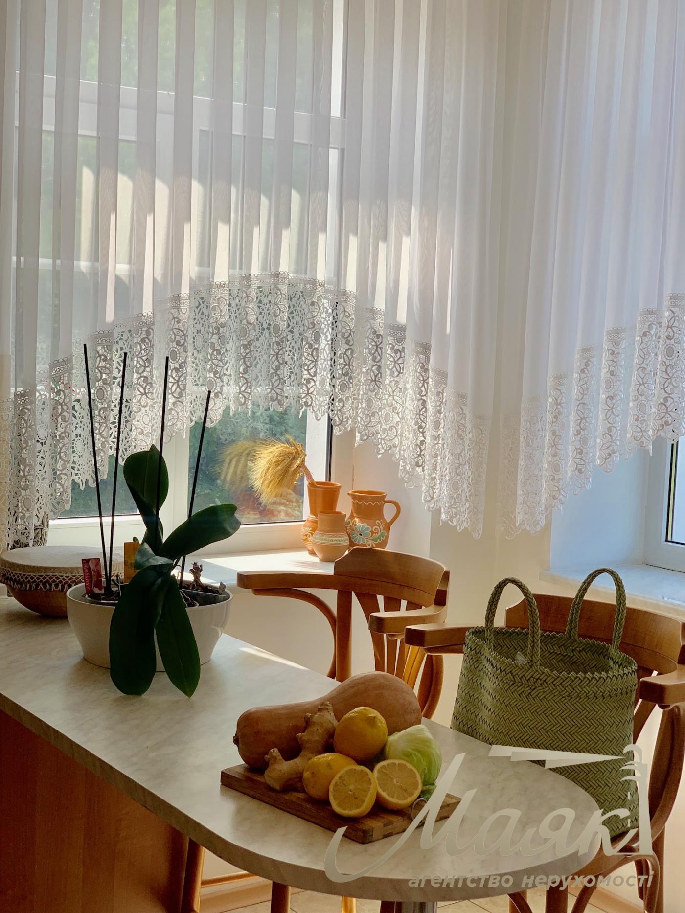 Rent 3-storey house 492,7m2, Lesniki