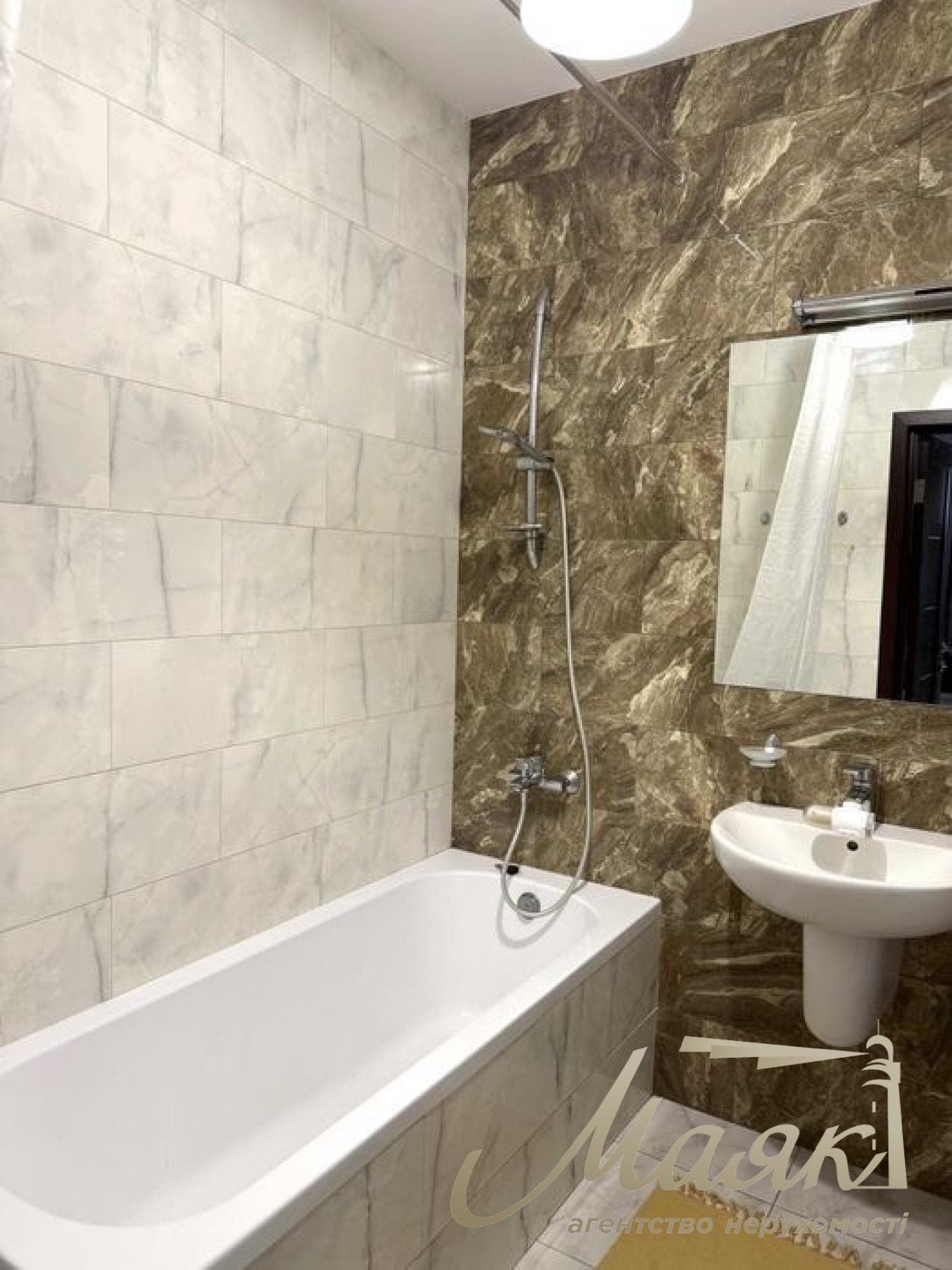 For Rent / Apartment / Malevich Street, Downtown, Kyiv