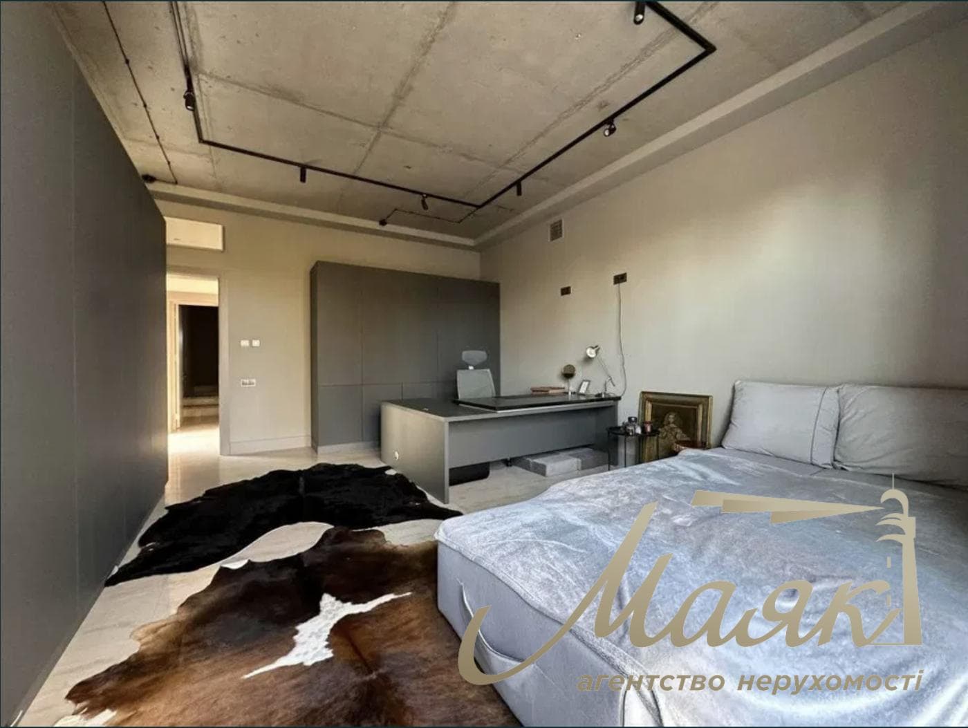 Продаж 2-поверхового будинку площею 360 м² у с. Плюти, Обухівський напрямок