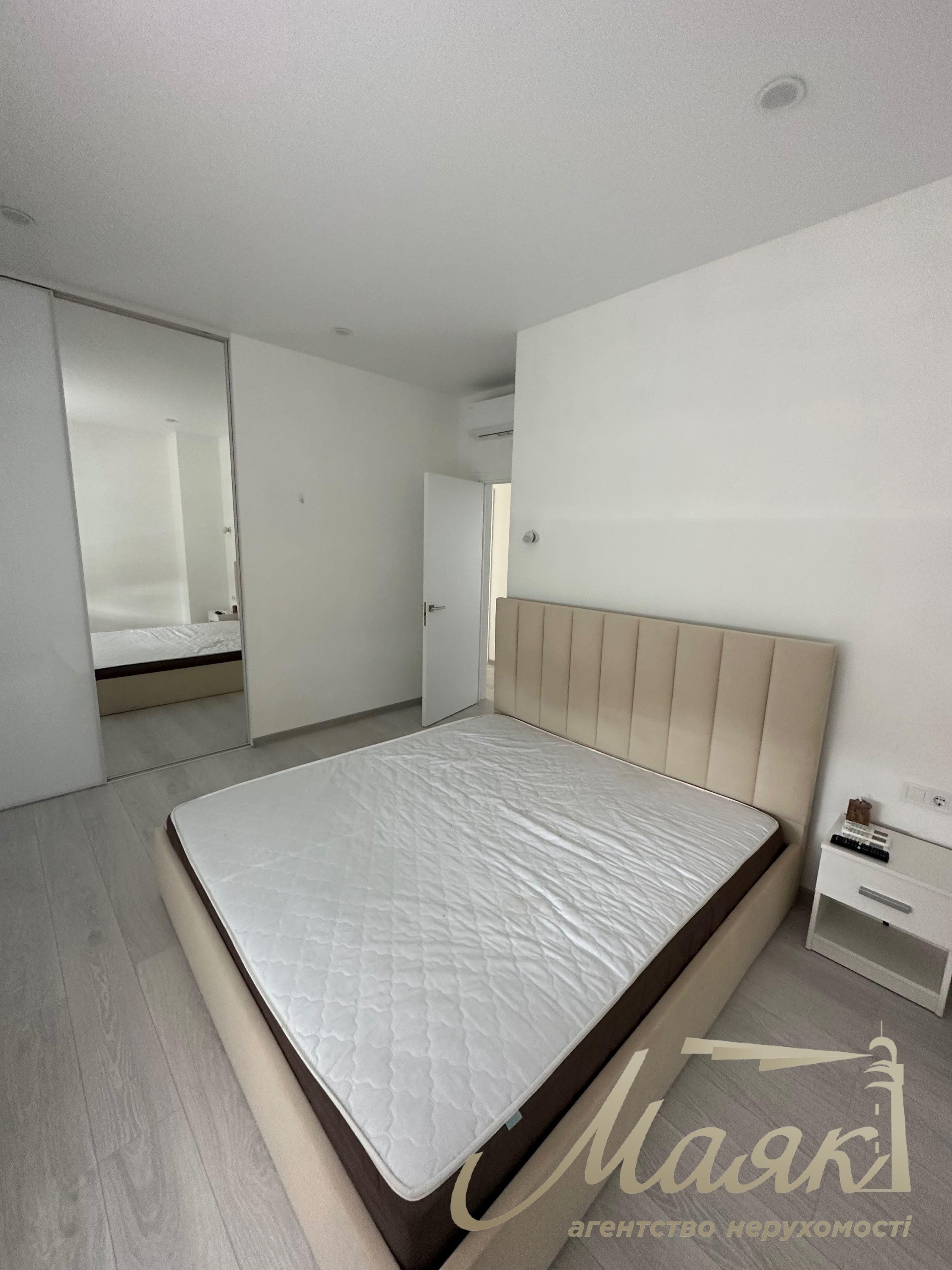 Оренда 2-поверхового будинку площею 250 м², Гатне