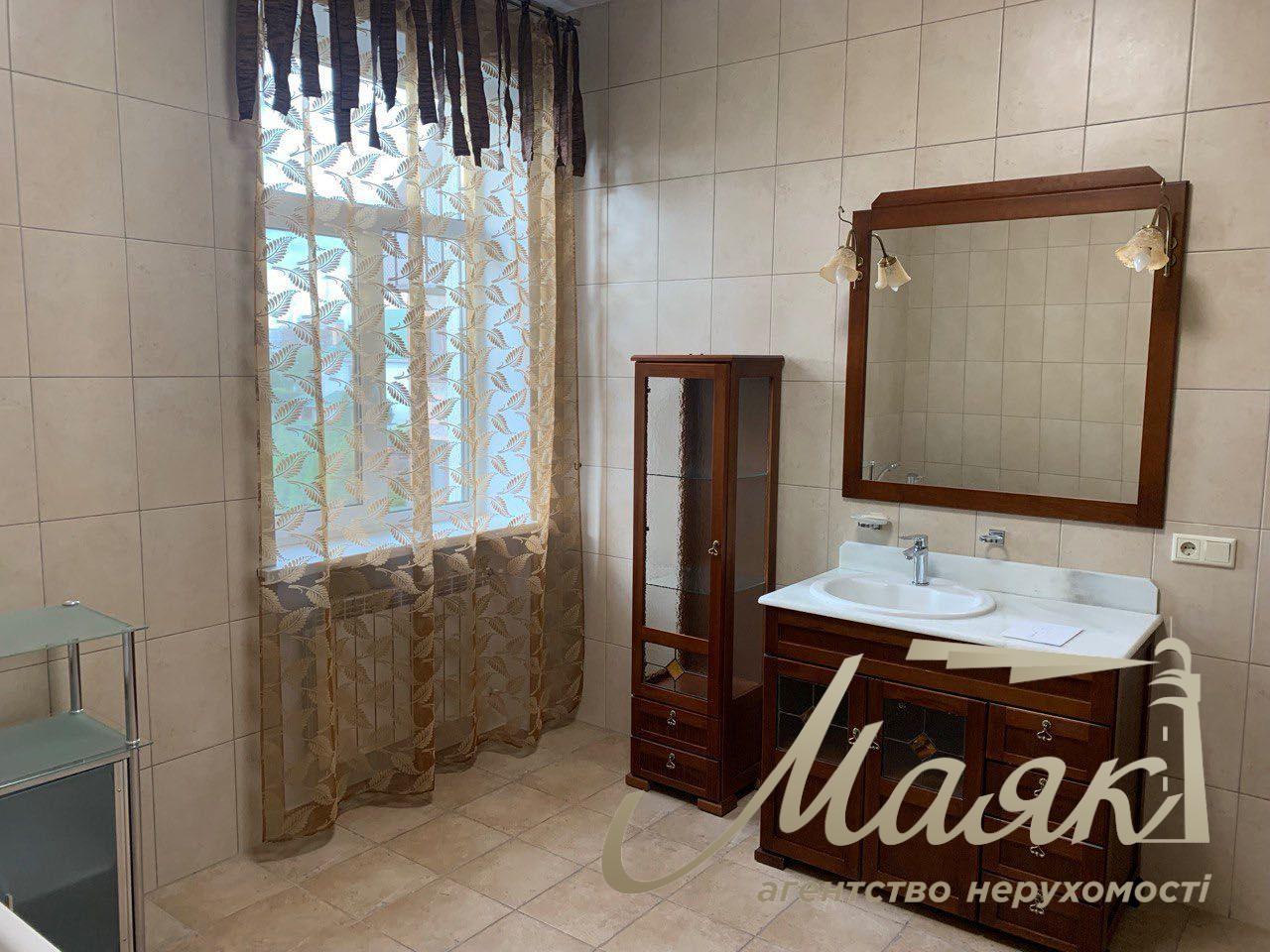 Продаж 2-х поверхового будинку 384.2м2, Лісники