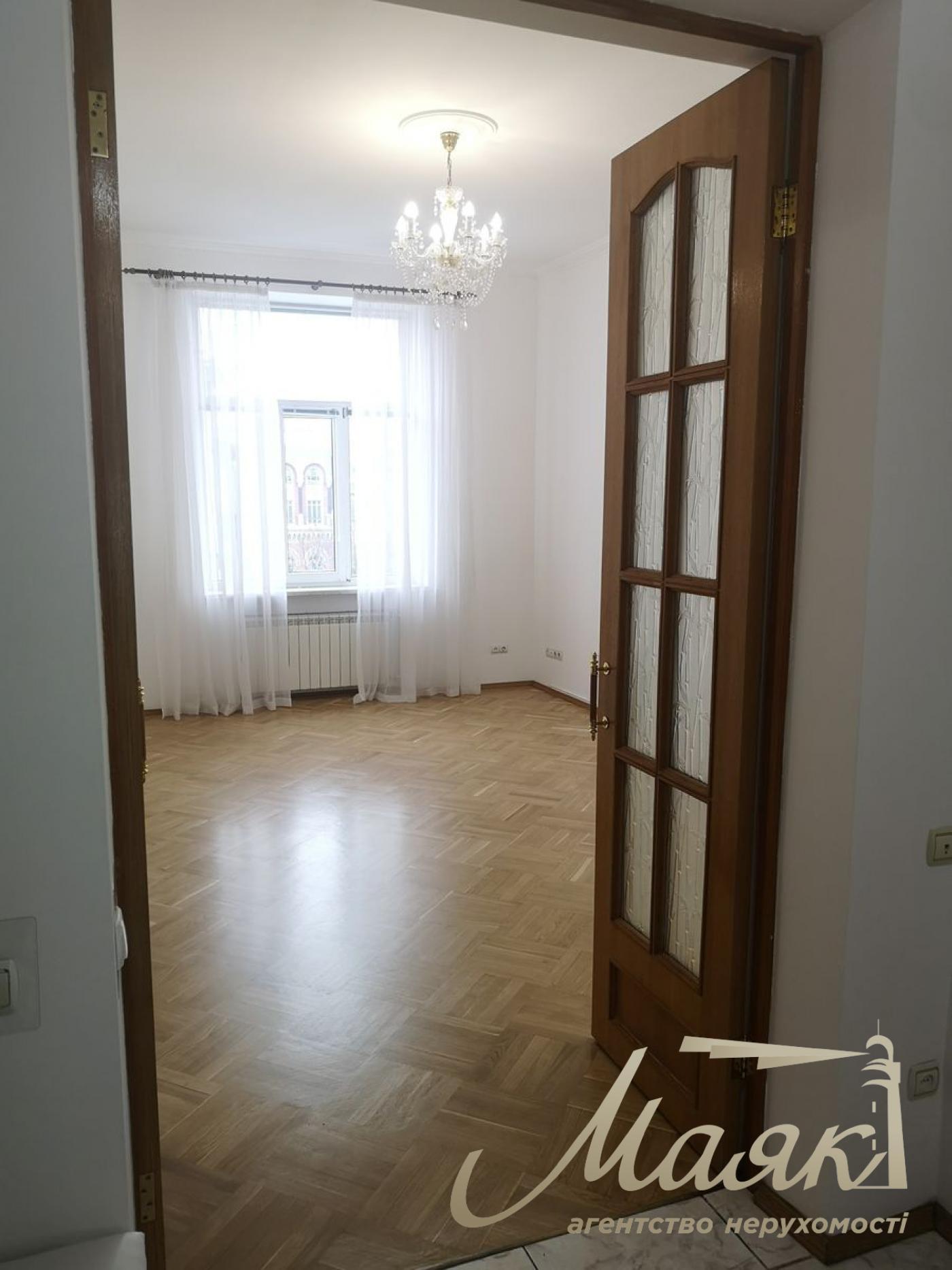 Rent 2-room apartment Bankovaya st., Center, Lipki